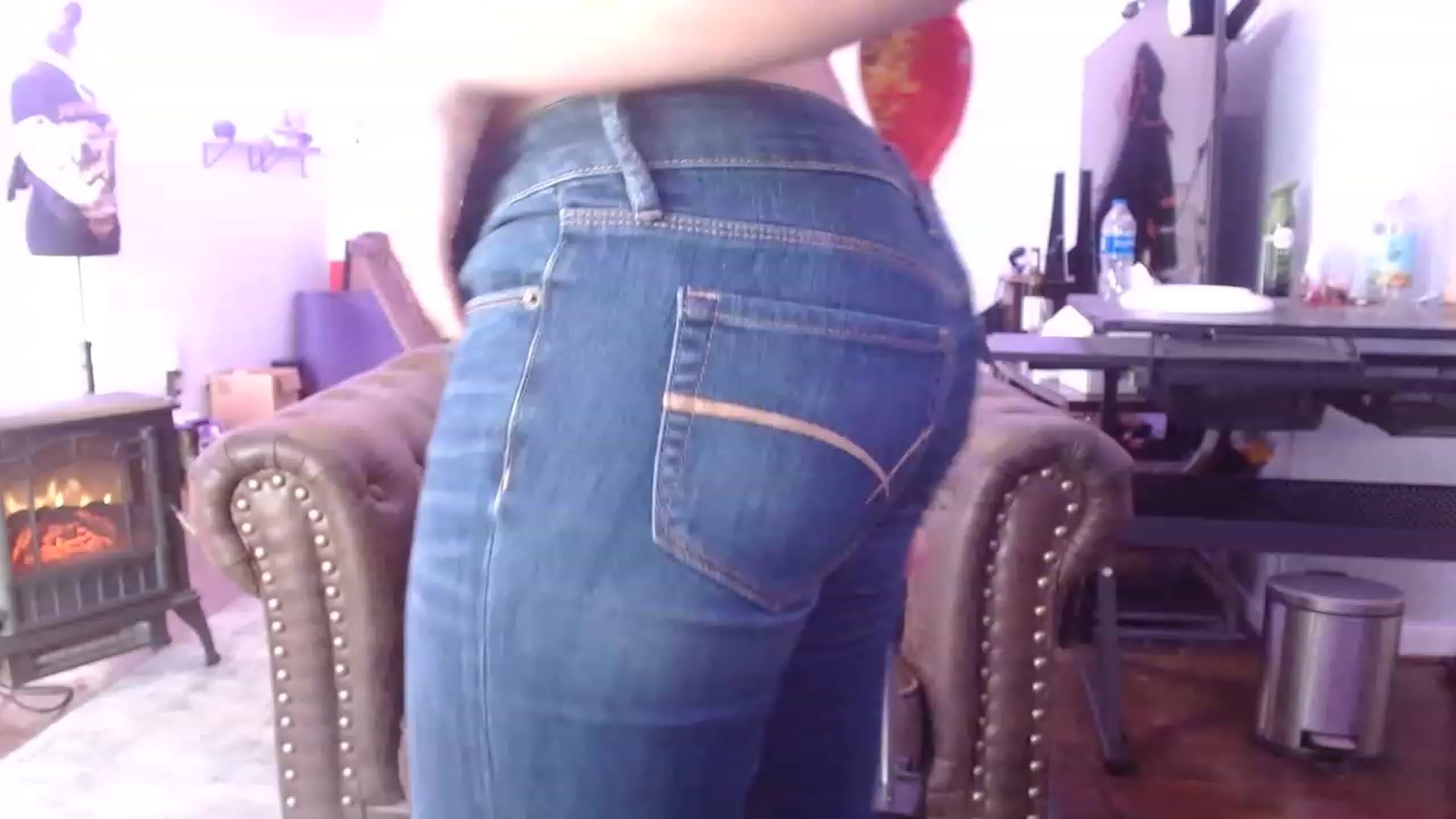Gallery image thumbnail from BunnyNextDoor's myfreecams stream on, 02/04/2023, 23:32 image 2 of 20