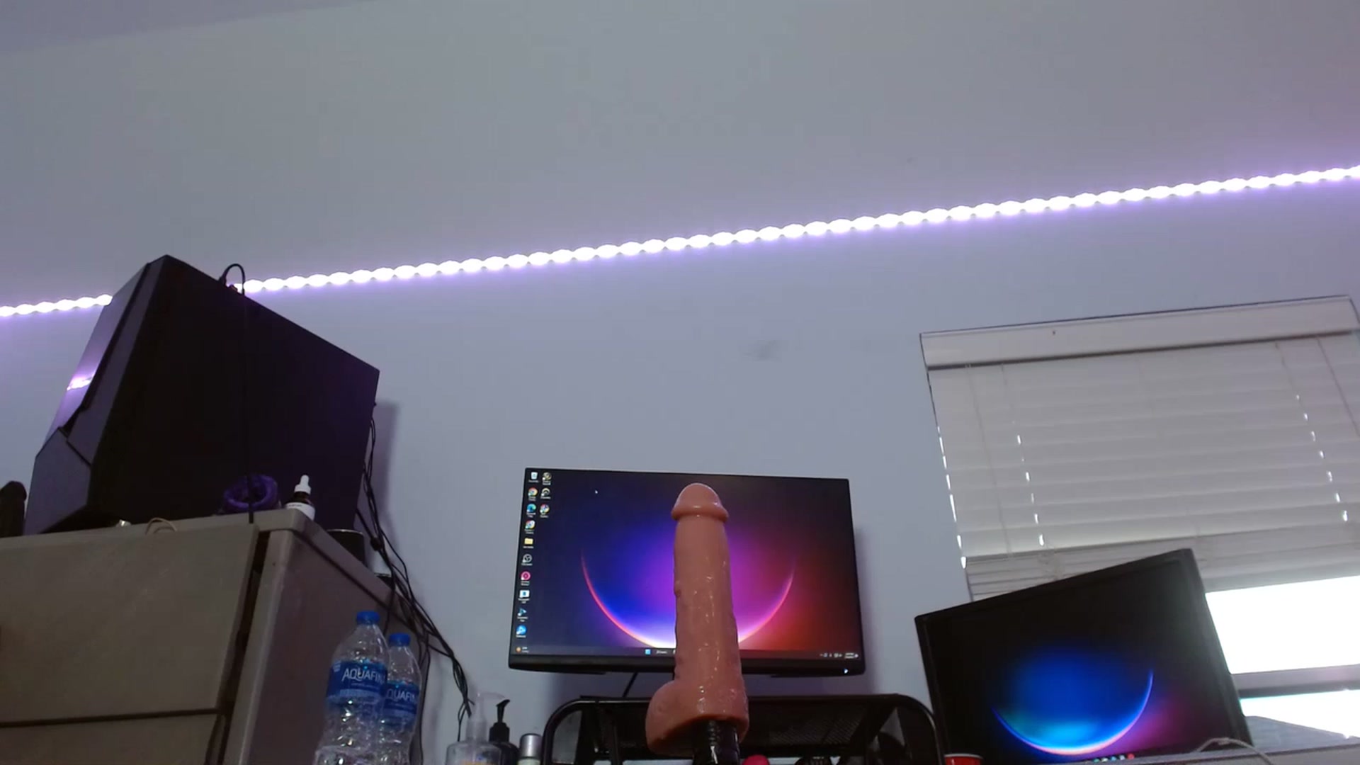 Gallery image thumbnail from BunnyNextDoor's myfreecams stream on, 02/04/2023, 23:32 image 20 of 20