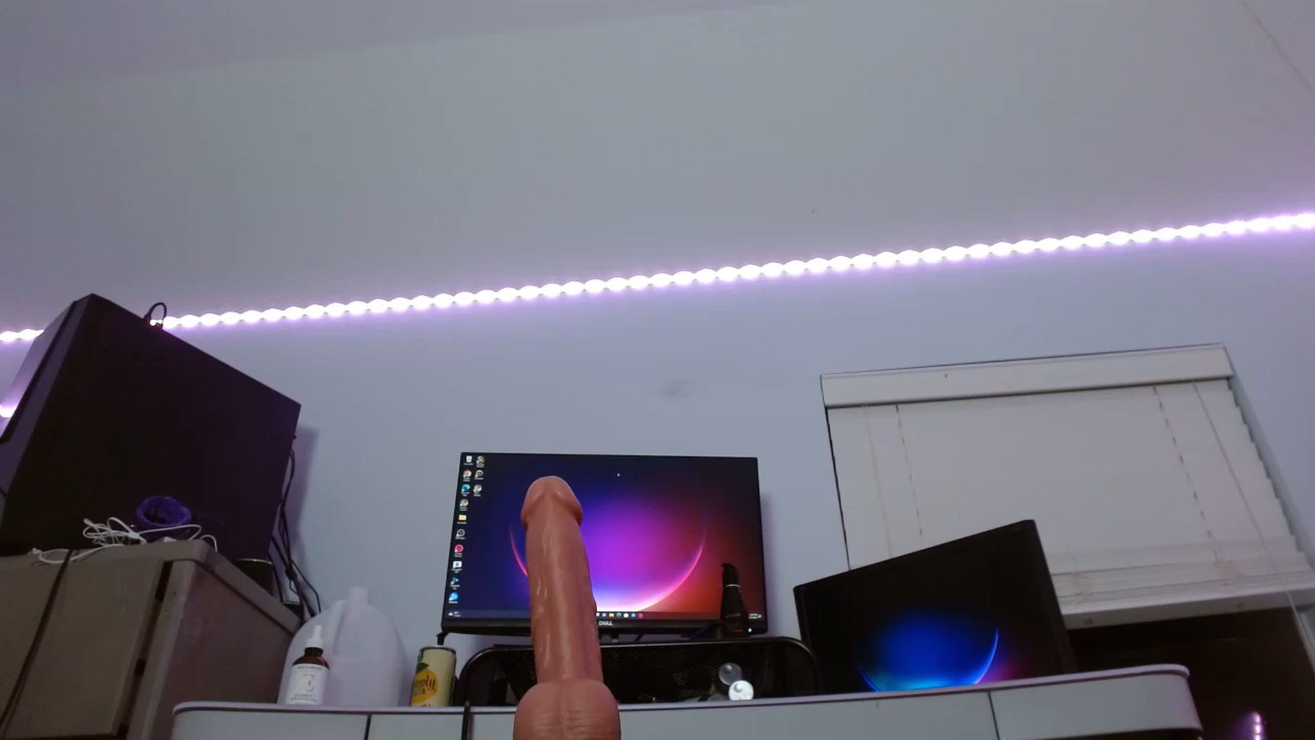 Gallery image thumbnail from BunnyNextDoor's myfreecams stream on, 02/08/2023, 06:54 image 9 of 20