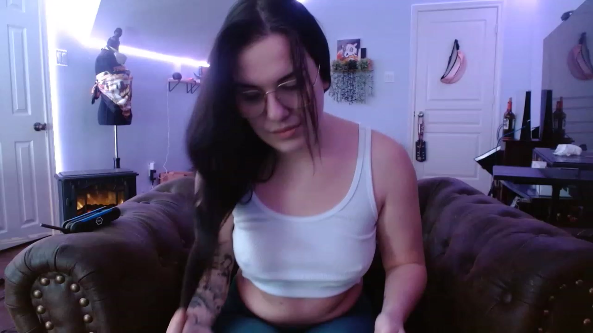 Gallery image thumbnail from BunnyNextDoor's myfreecams stream on, 02/13/2023, 18:05 image 7 of 20