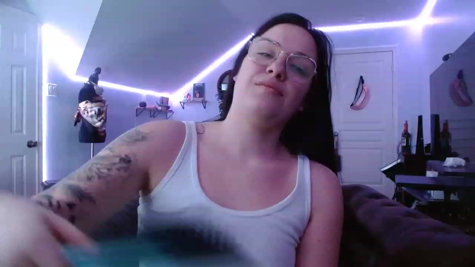 Gallery image thumbnail from BunnyNextDoor's myfreecams stream on, 02/13/2023, 18:05 image 1 of 20