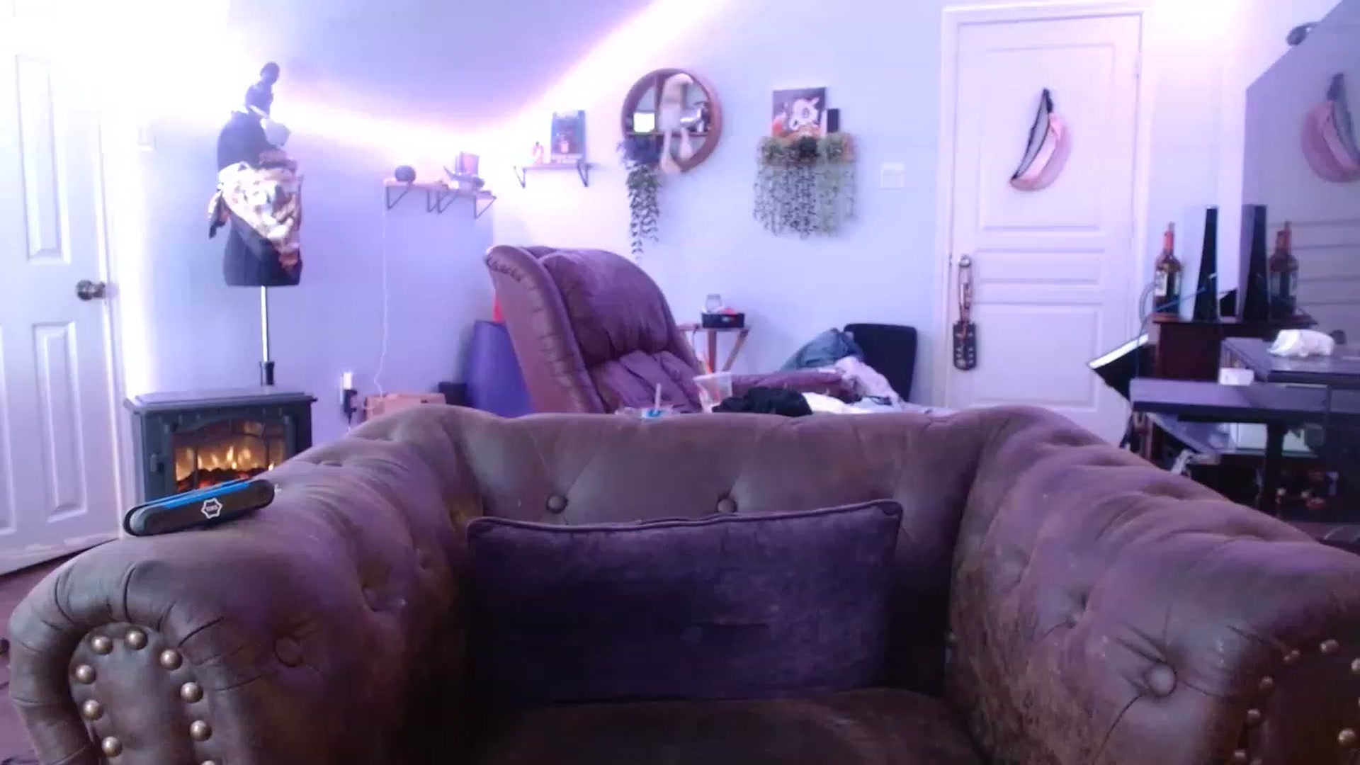 Gallery image thumbnail from BunnyNextDoor's myfreecams stream on, 02/13/2023, 18:05 image 9 of 20