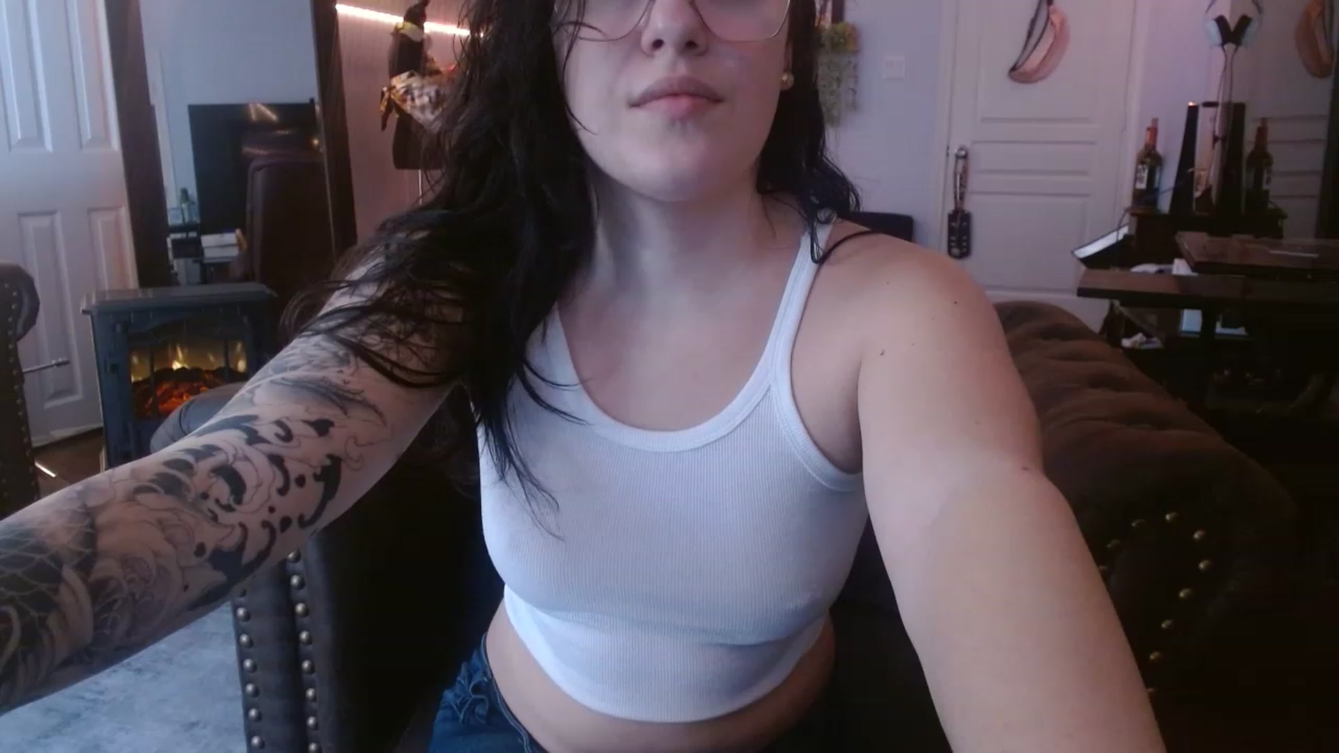 Gallery image thumbnail from BunnyNextDoor's myfreecams stream on, 02/14/2023, 20:27 image 1 of 20
