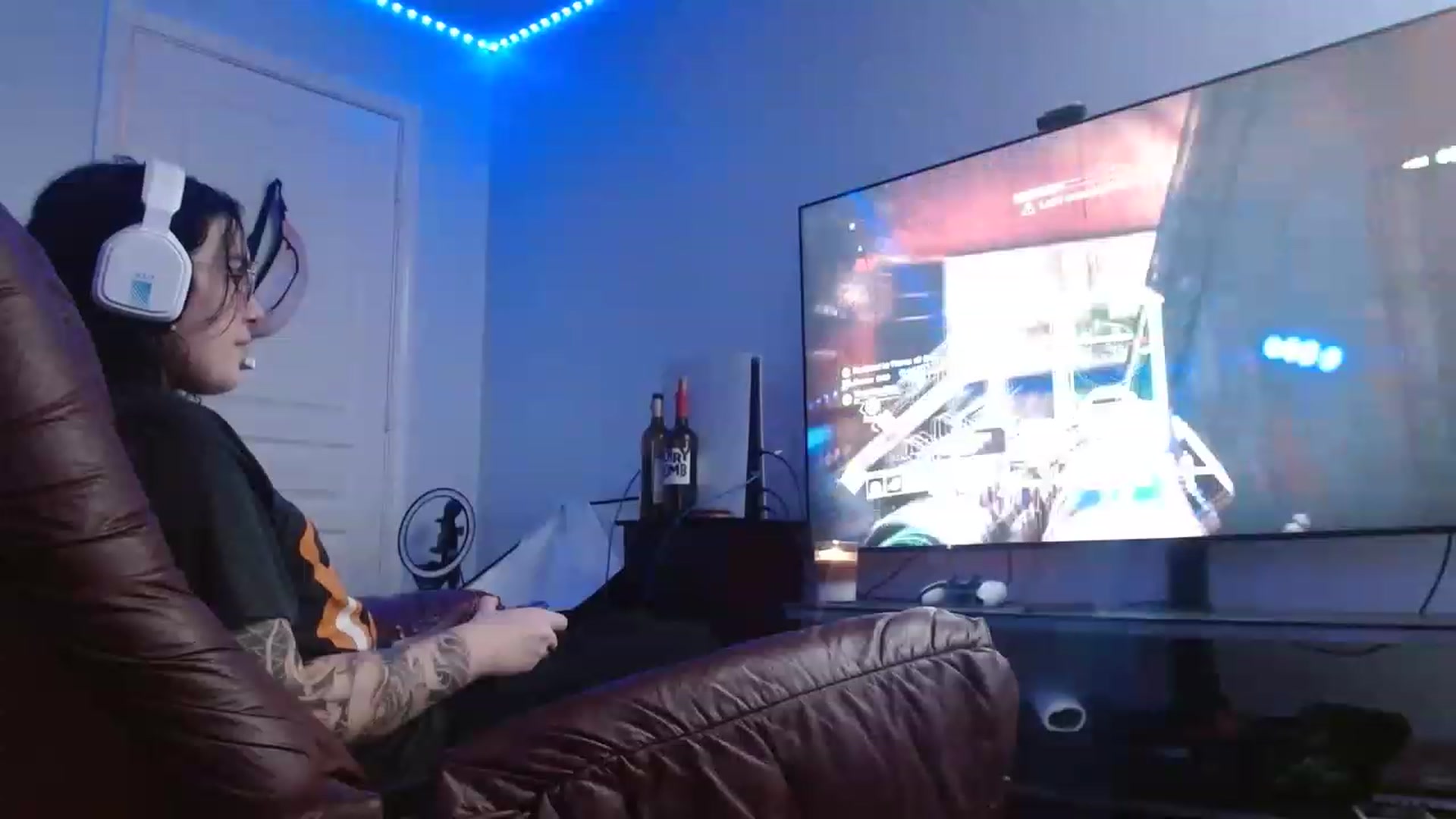 Gallery image thumbnail from BunnyNextDoor's myfreecams stream on, 02/17/2023, 03:23 image 15 of 20