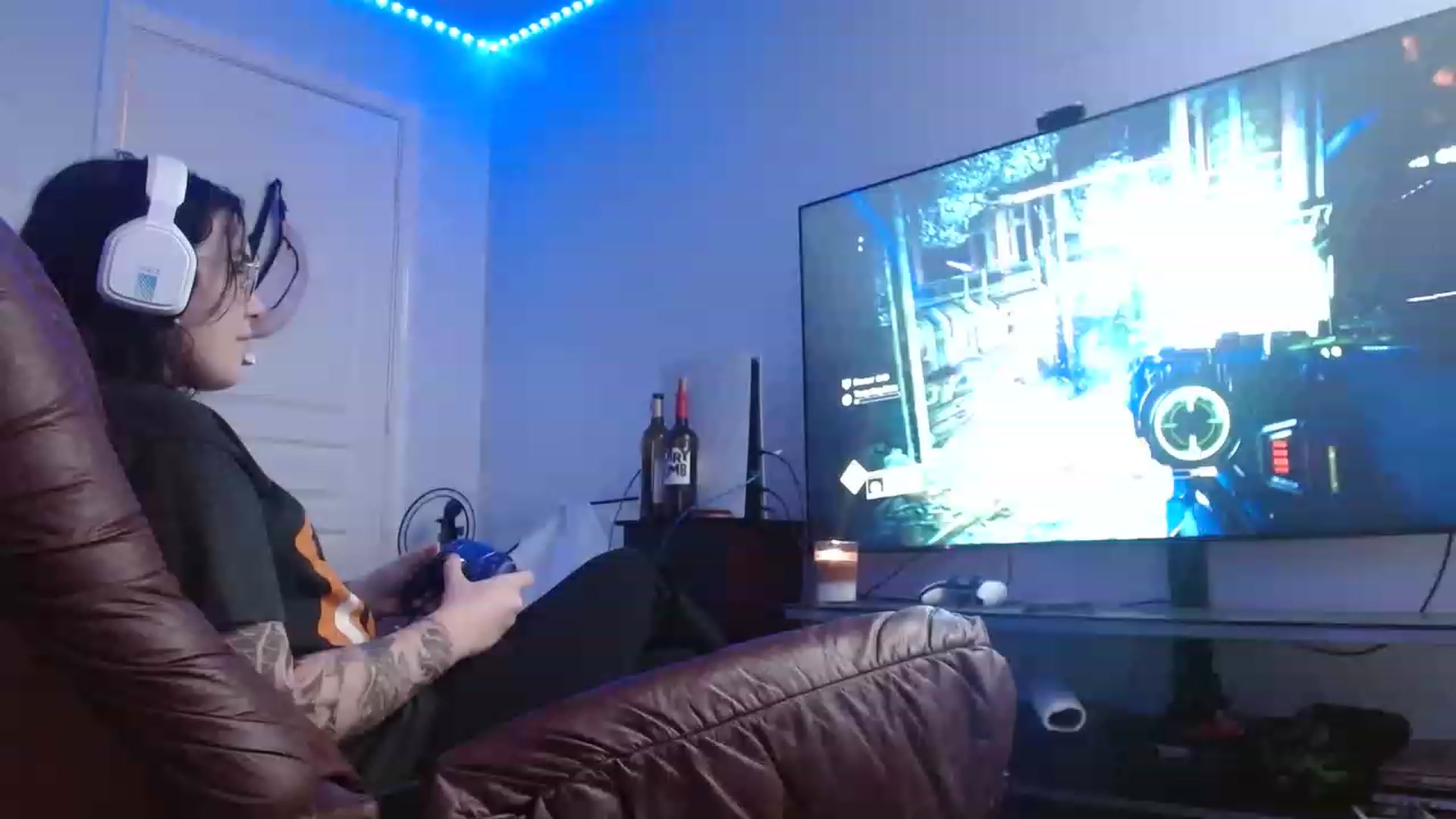 Gallery image thumbnail from BunnyNextDoor's myfreecams stream on, 02/17/2023, 03:23 image 12 of 20