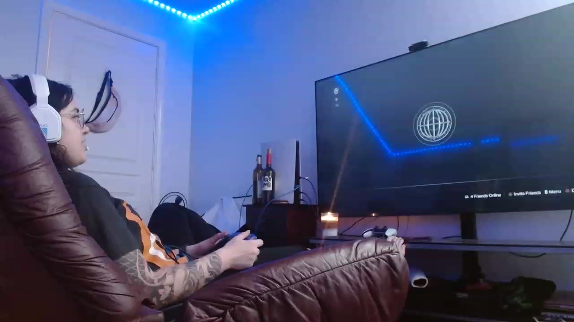 Gallery image thumbnail from BunnyNextDoor's myfreecams stream on, 02/17/2023, 03:23 image 9 of 20
