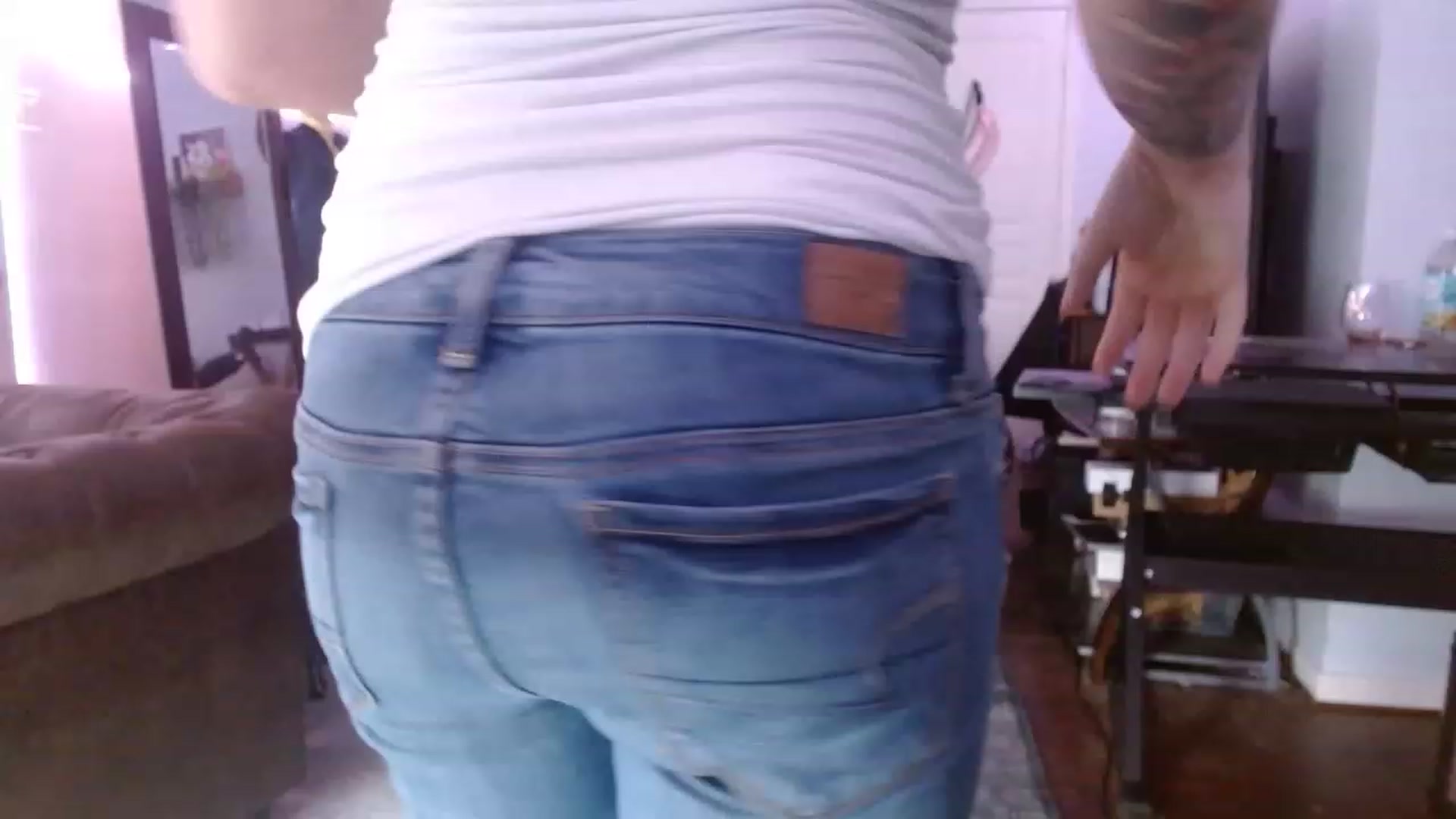 Gallery image thumbnail from BunnyNextDoor's myfreecams stream on, 03/01/2023, 17:39 image 18 of 20