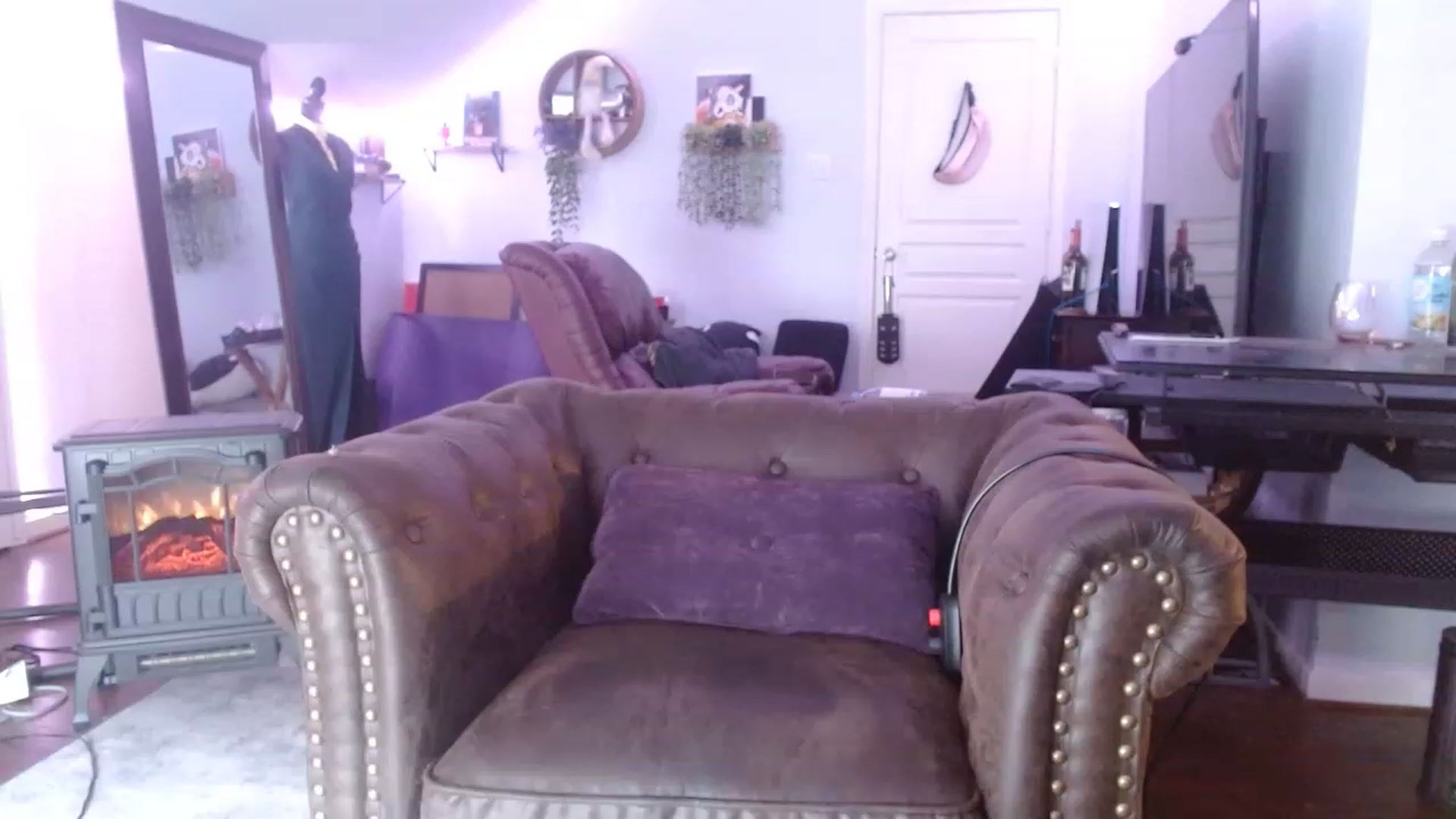 Gallery image thumbnail from BunnyNextDoor's myfreecams stream on, 03/01/2023, 17:39 image 9 of 20