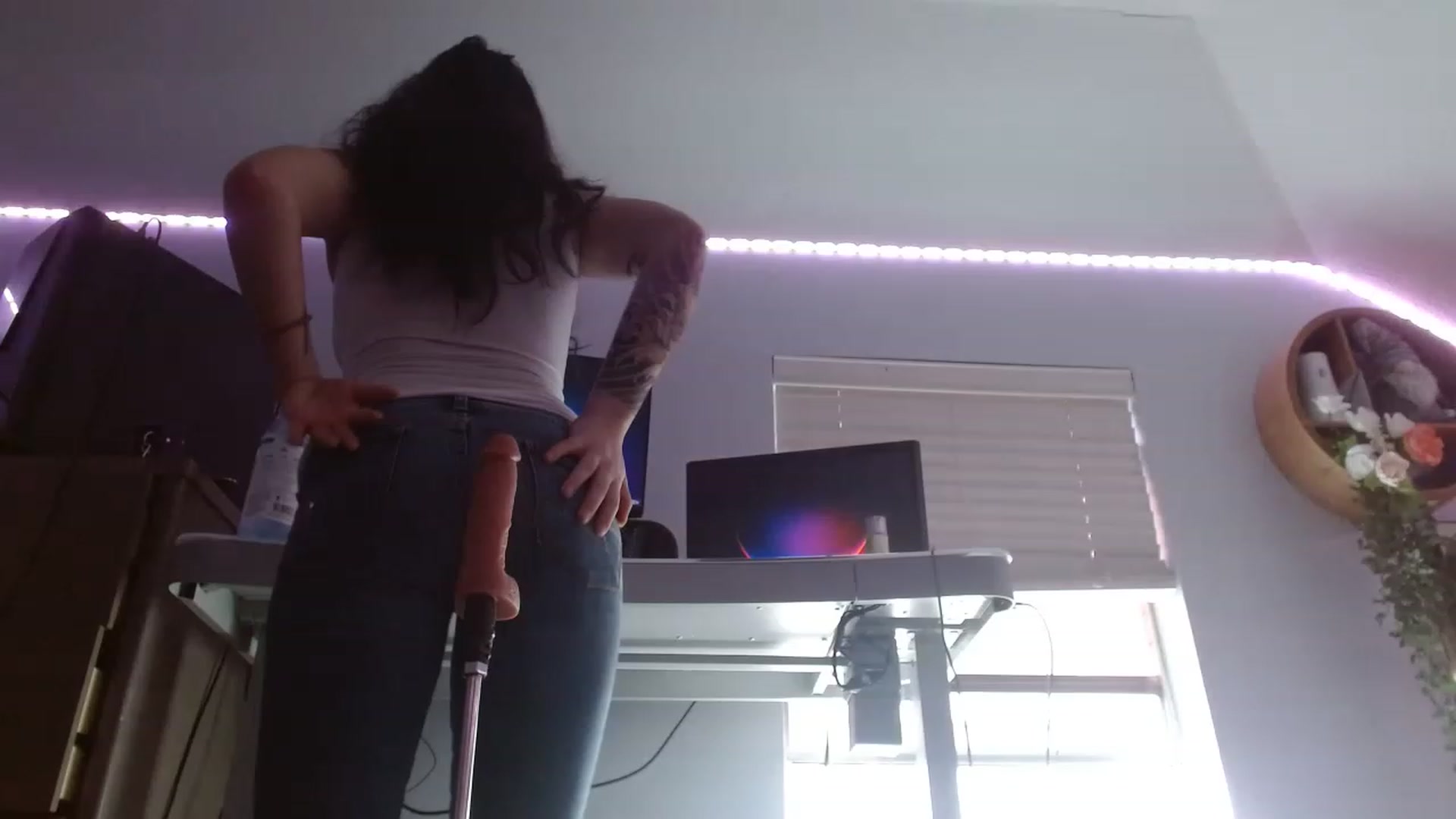 Gallery image thumbnail from BunnyNextDoor's myfreecams stream on, 03/01/2023, 17:51 image 1 of 20