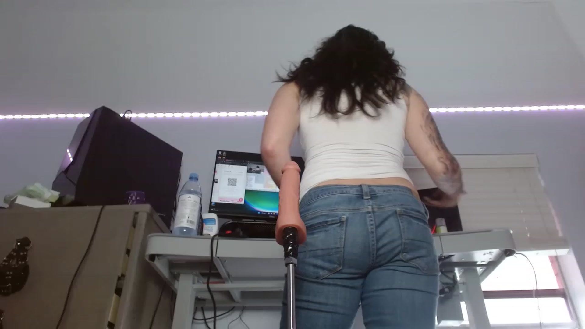 Gallery image thumbnail from BunnyNextDoor's myfreecams stream on, 03/01/2023, 17:51 image 6 of 20