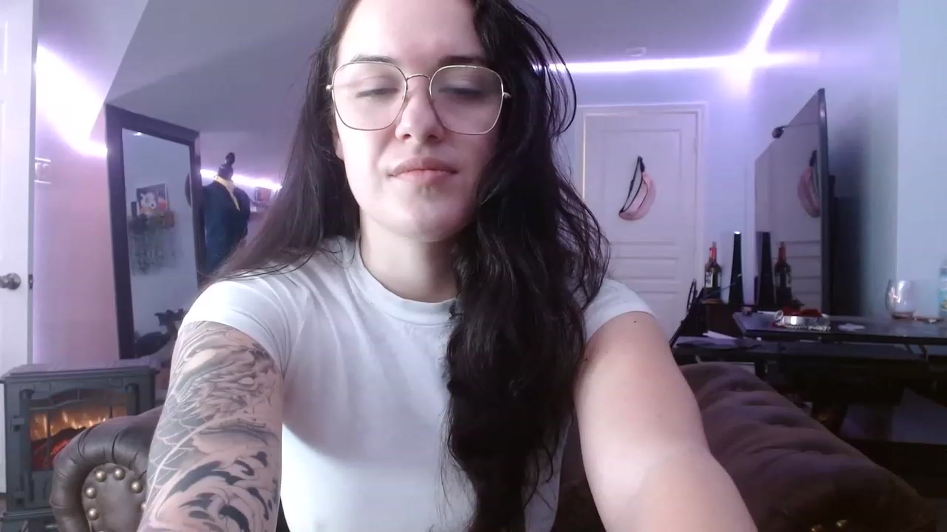 Gallery image thumbnail from BunnyNextDoor's myfreecams stream on, 03/08/2023, 17:47 image 7 of 20