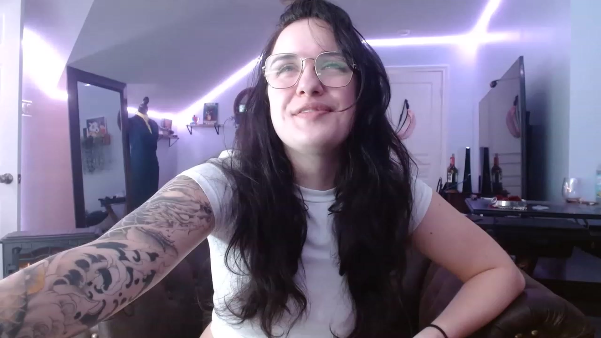 Gallery image thumbnail from BunnyNextDoor's myfreecams stream on, 03/08/2023, 17:47 image 12 of 20