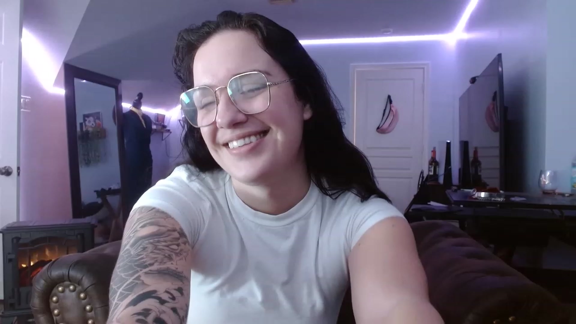 Gallery image thumbnail from BunnyNextDoor's myfreecams stream on, 03/08/2023, 17:47 image 15 of 20