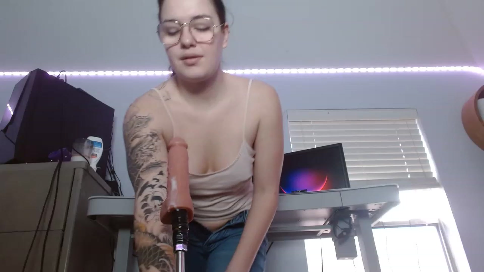 Gallery image thumbnail from BunnyNextDoor's myfreecams stream on, 03/10/2023, 17:19 image 16 of 20