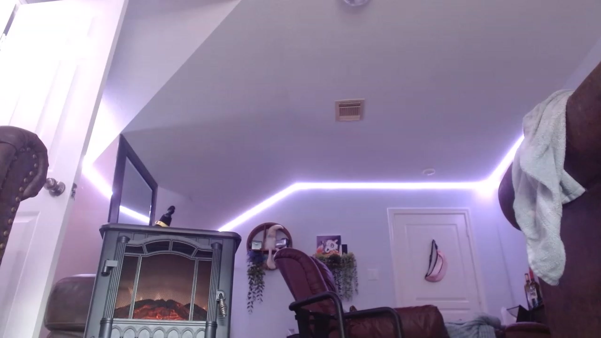 Gallery image thumbnail from BunnyNextDoor's myfreecams stream on, 03/10/2023, 21:24 image 15 of 20