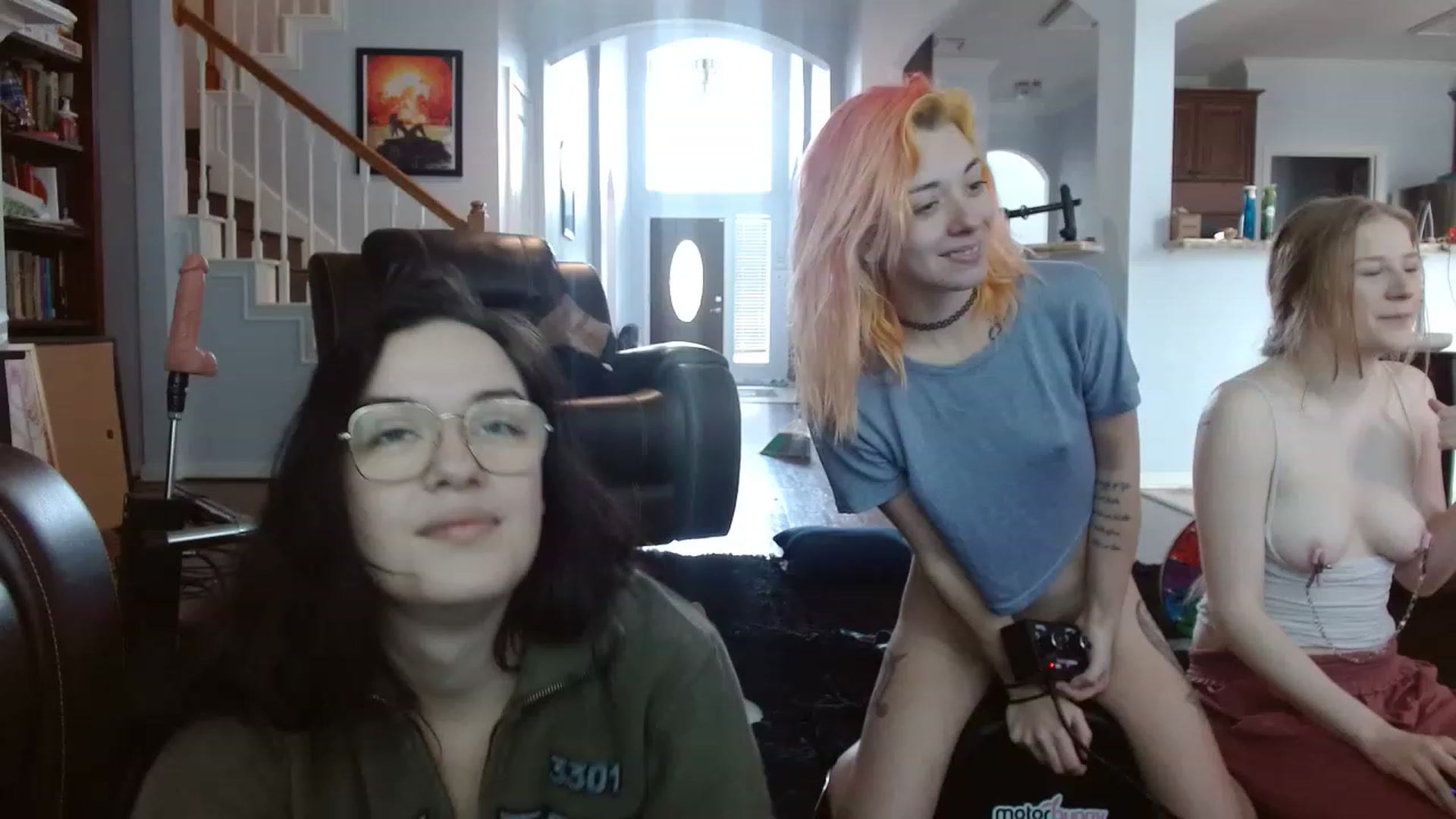 Gallery image thumbnail from BunnyNextDoor's myfreecams stream on, 03/20/2023, 16:25 image 14 of 20