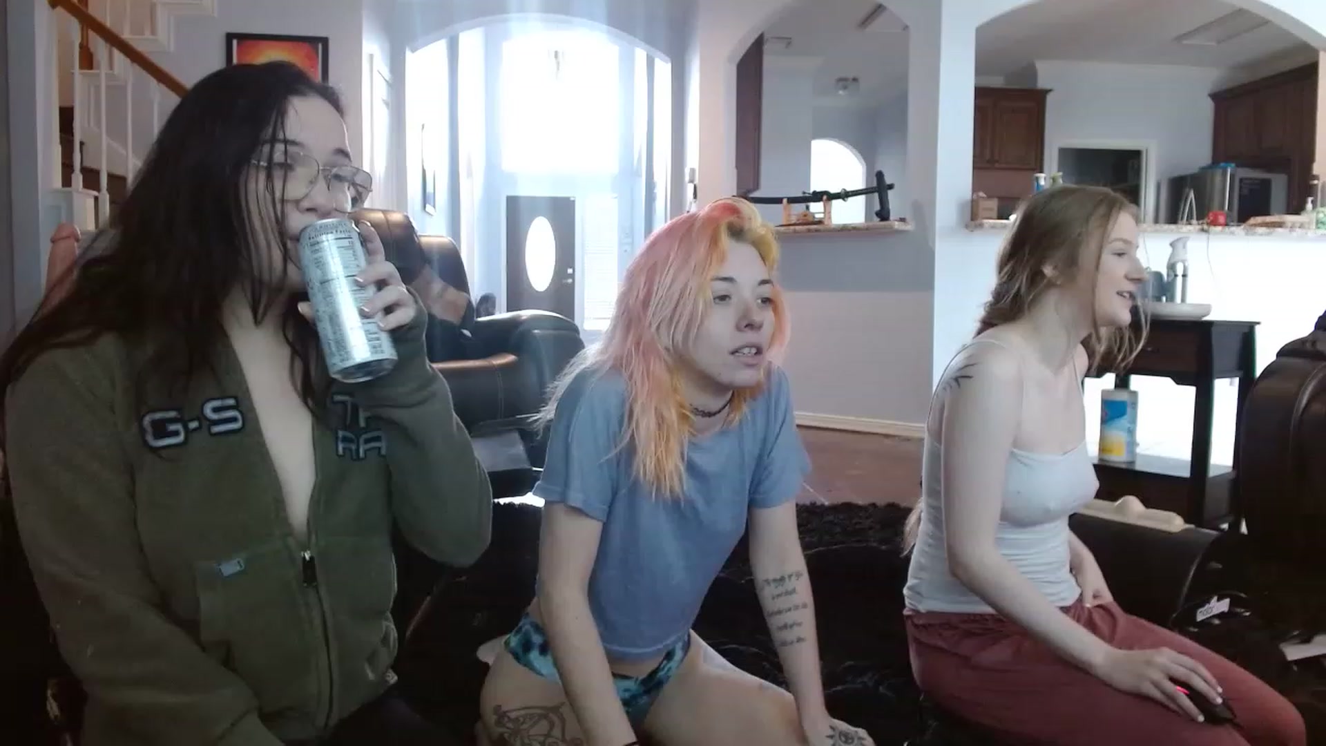 Gallery image thumbnail from BunnyNextDoor's myfreecams stream on, 03/20/2023, 16:25 image 2 of 20