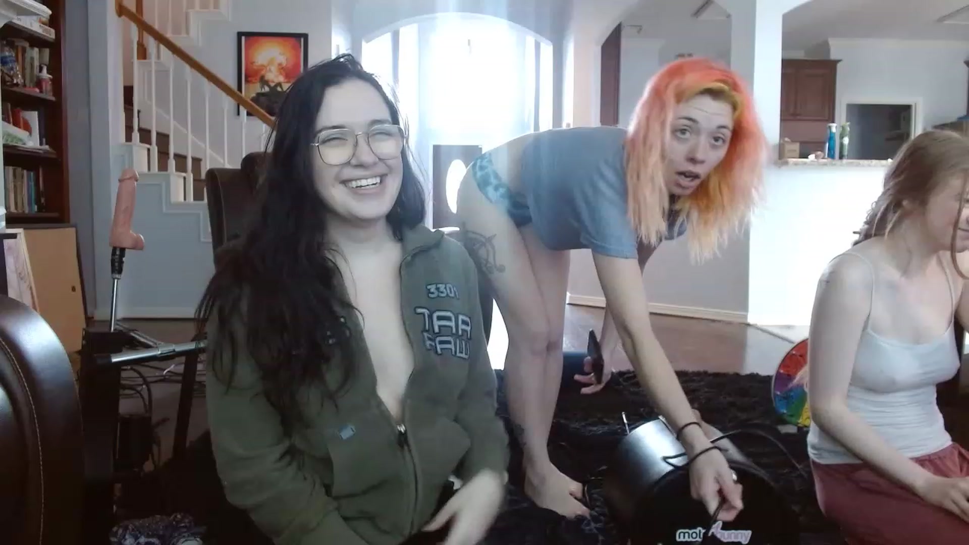 Gallery image thumbnail from BunnyNextDoor's myfreecams stream on, 03/20/2023, 16:25 image 11 of 20