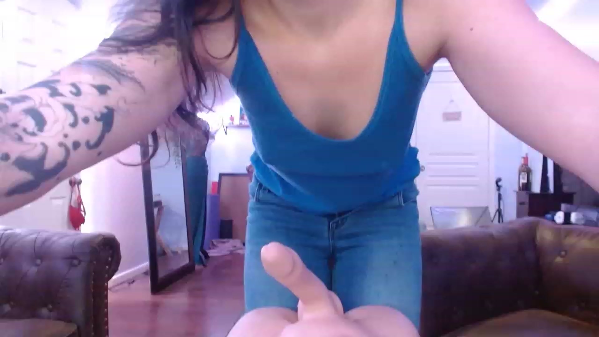 Gallery image thumbnail from BunnyNextDoor's myfreecams stream on, 04/05/2023, 16:22 image 8 of 20