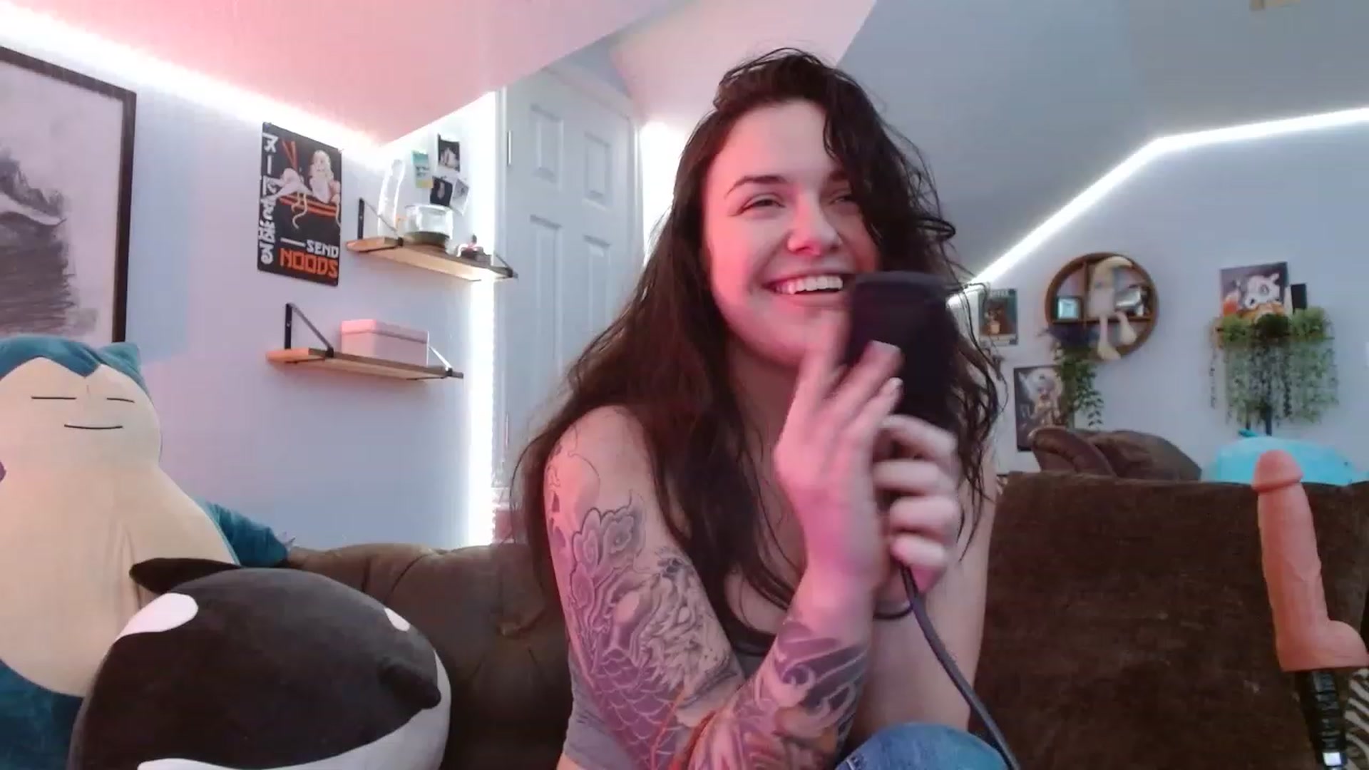 Gallery image thumbnail from BunnyNextDoor's myfreecams stream on, 04/14/2023, 20:04 image 2 of 20