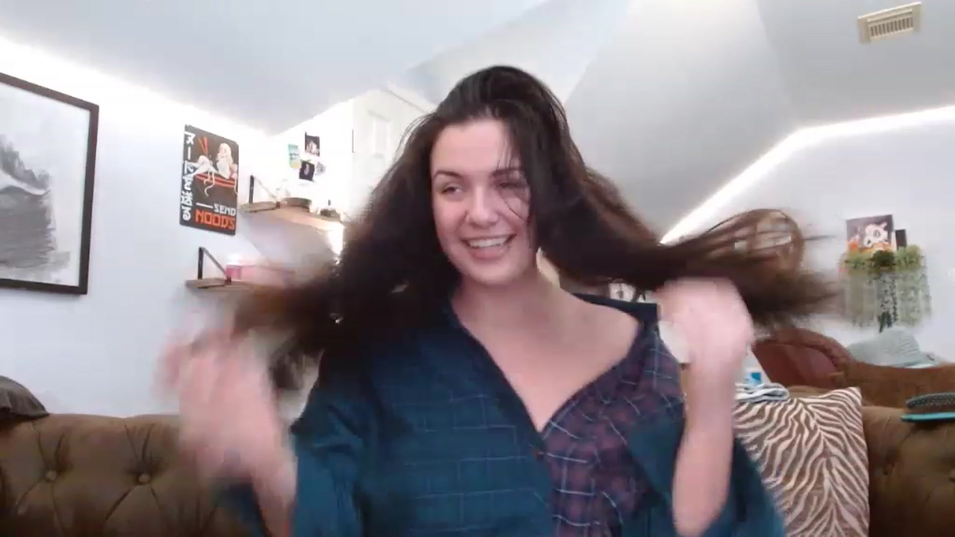 Gallery image thumbnail from BunnyNextDoor's myfreecams stream on, 04/15/2023, 17:37 image 13 of 20