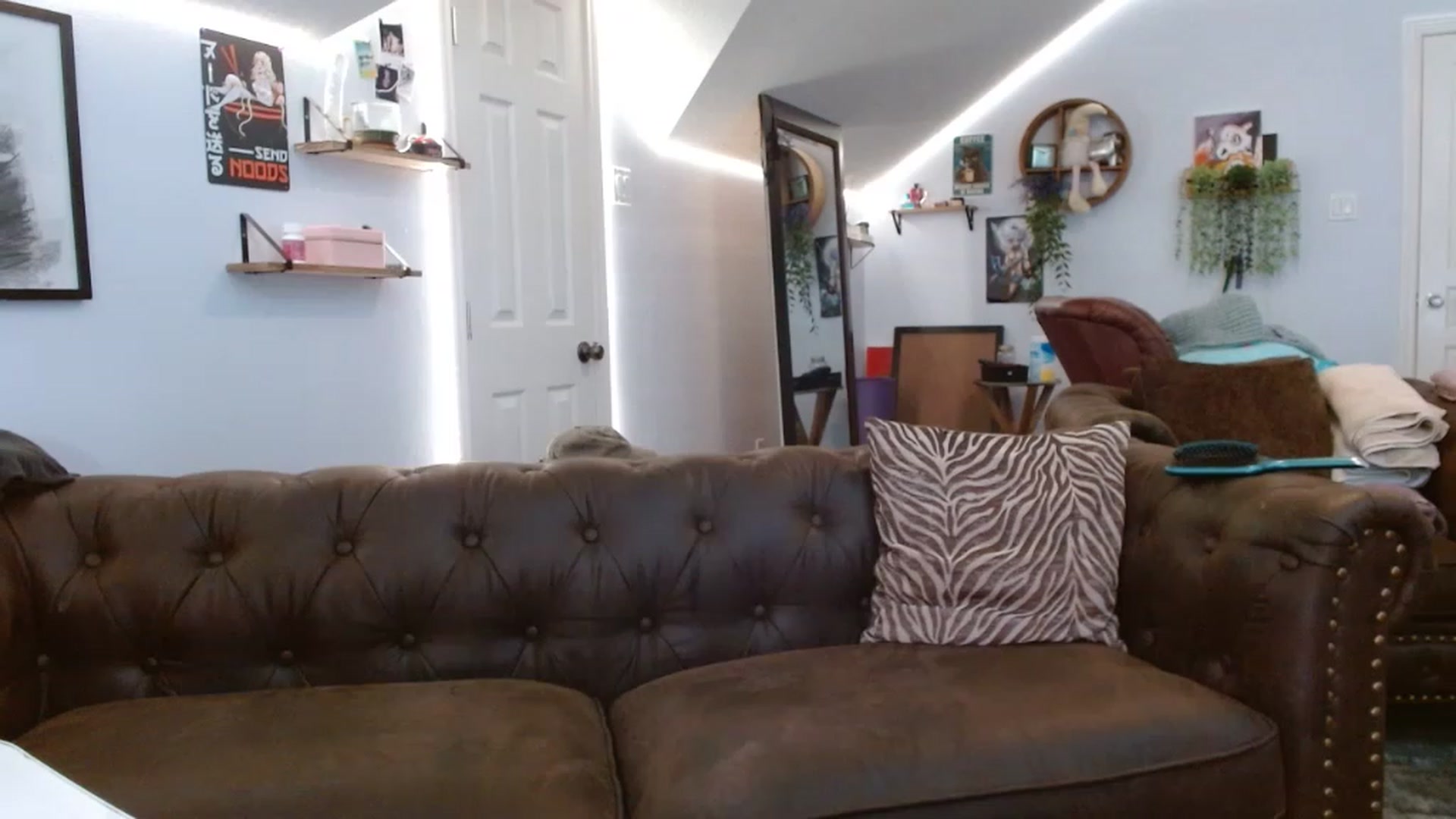 Gallery image thumbnail from BunnyNextDoor's myfreecams stream on, 04/15/2023, 17:37 image 3 of 20