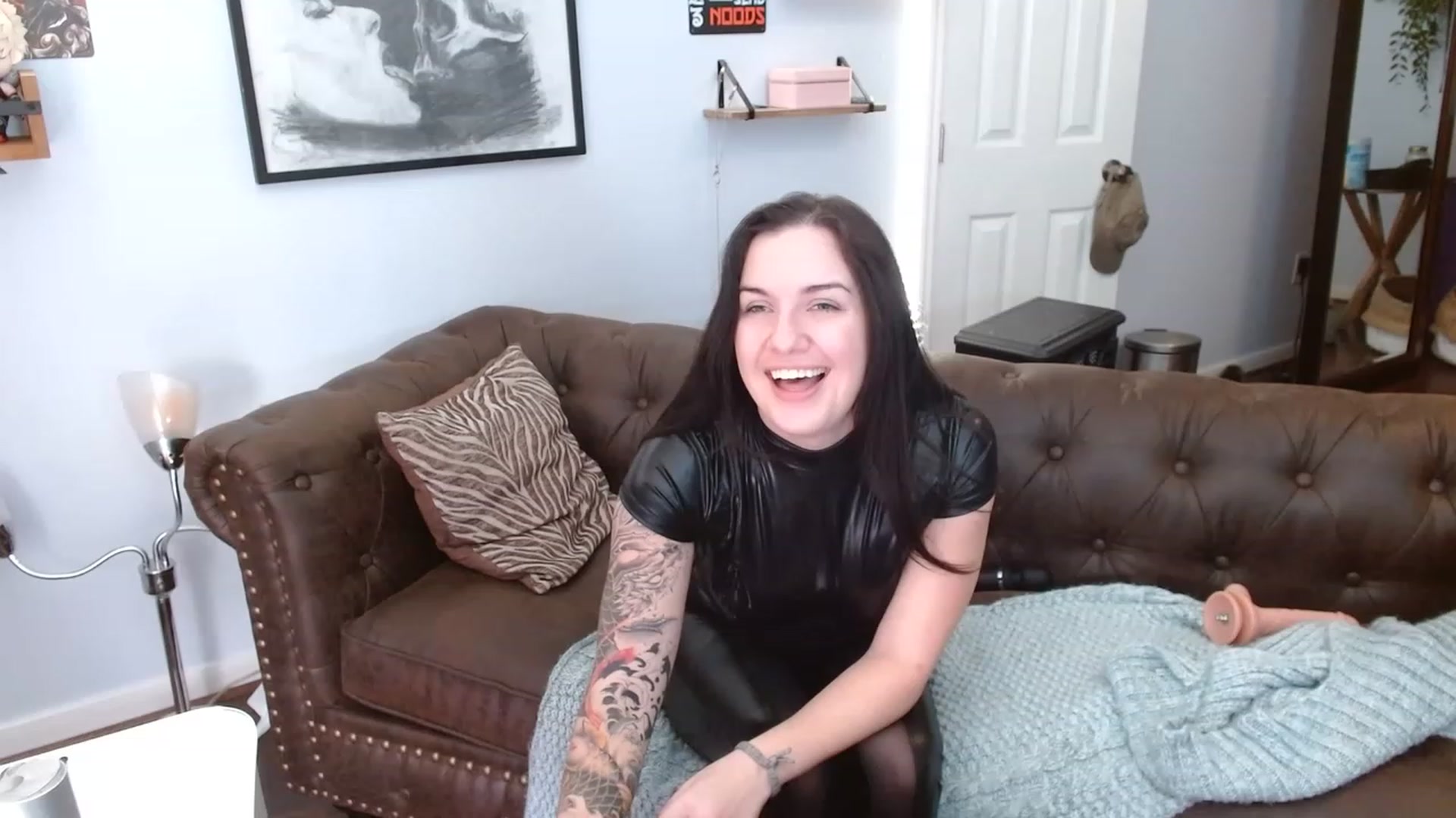 Gallery image thumbnail from BunnyNextDoor's myfreecams stream on, 04/18/2023, 22:01 image 7 of 20