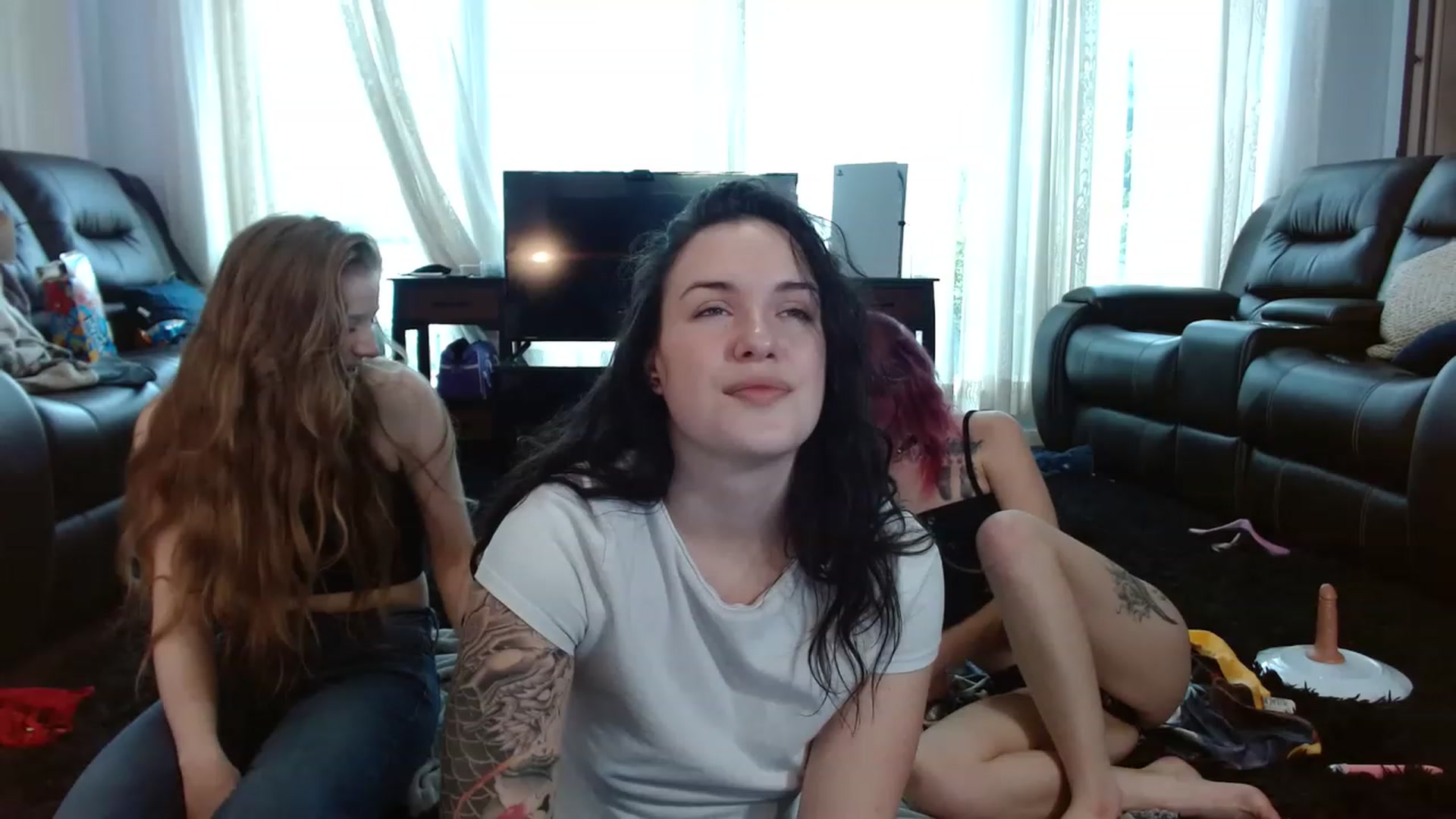 Gallery image thumbnail from BunnyNextDoor's myfreecams stream on, 04/27/2023, 19:51 image 3 of 20