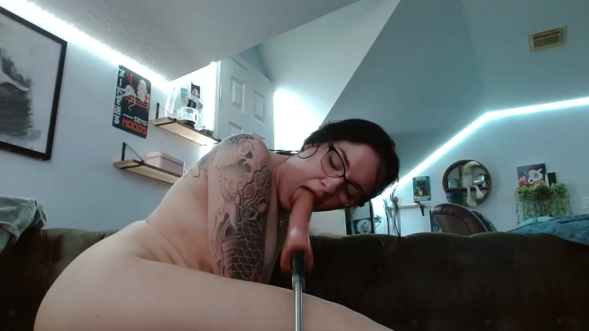 Gallery image thumbnail from BunnyNextDoor's myfreecams stream on, 05/03/2023, 18:37 image 13 of 20