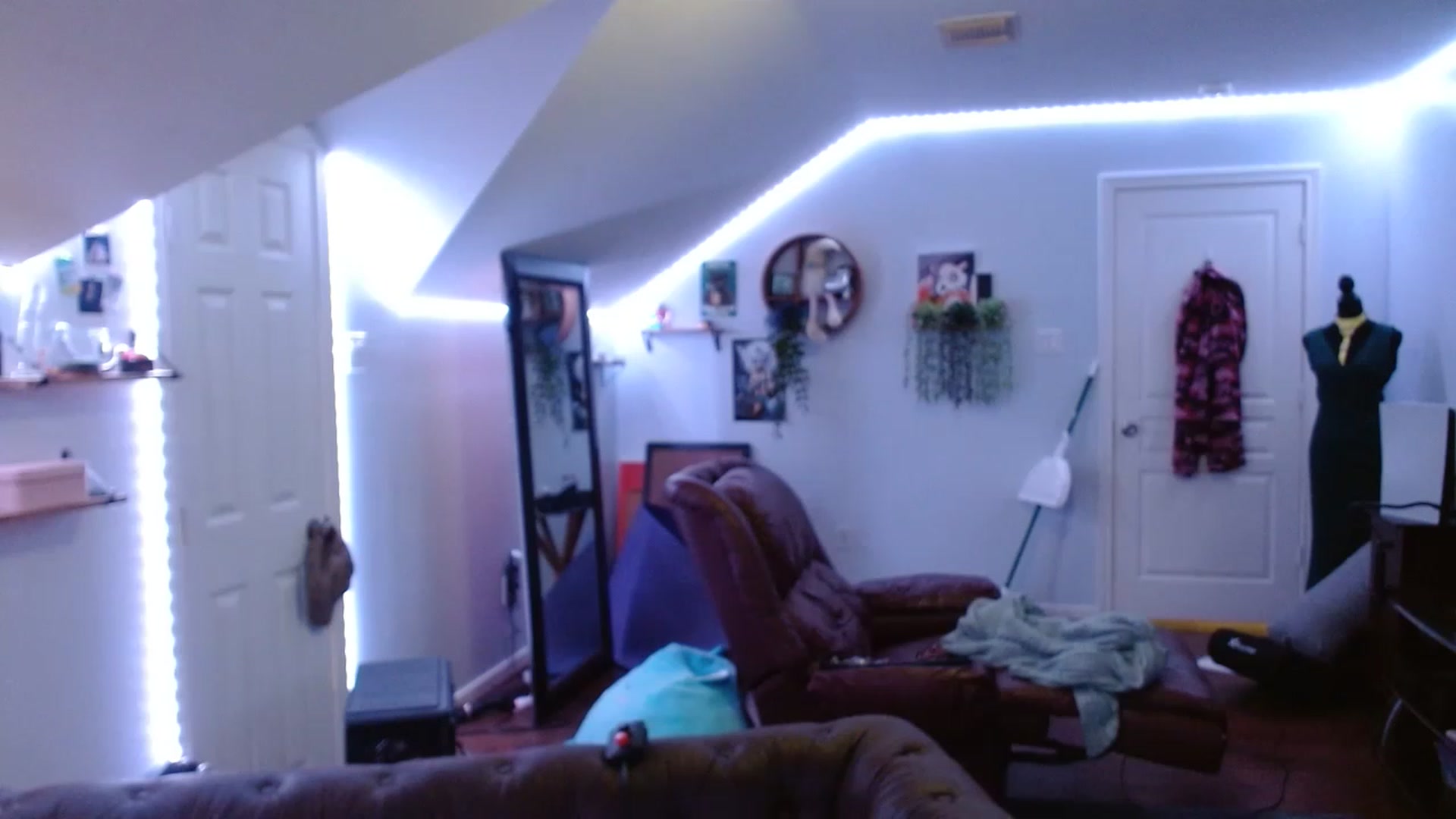 Gallery image thumbnail from BunnyNextDoor's myfreecams stream on, 05/09/2023, 16:29 image 11 of 20