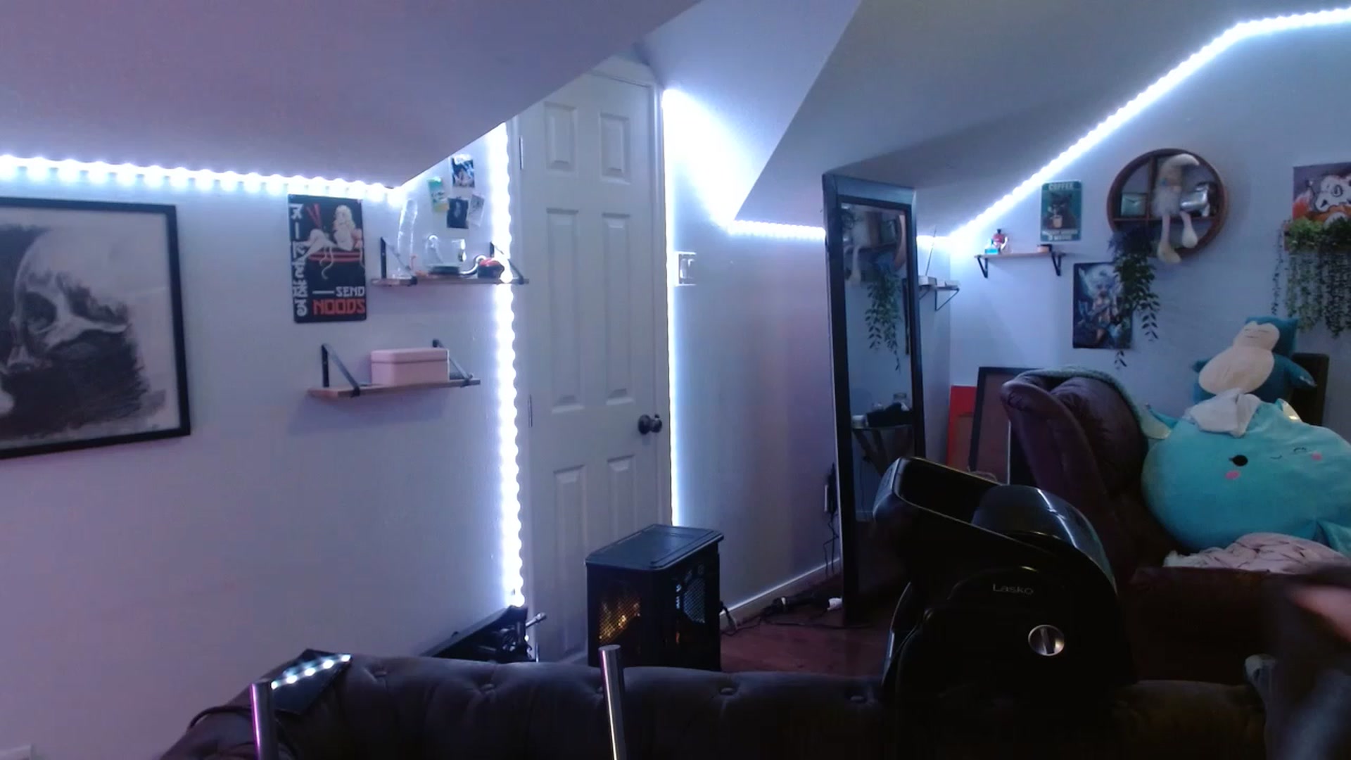 Gallery image thumbnail from BunnyNextDoor's myfreecams stream on, 05/12/2023, 02:59 image 6 of 20