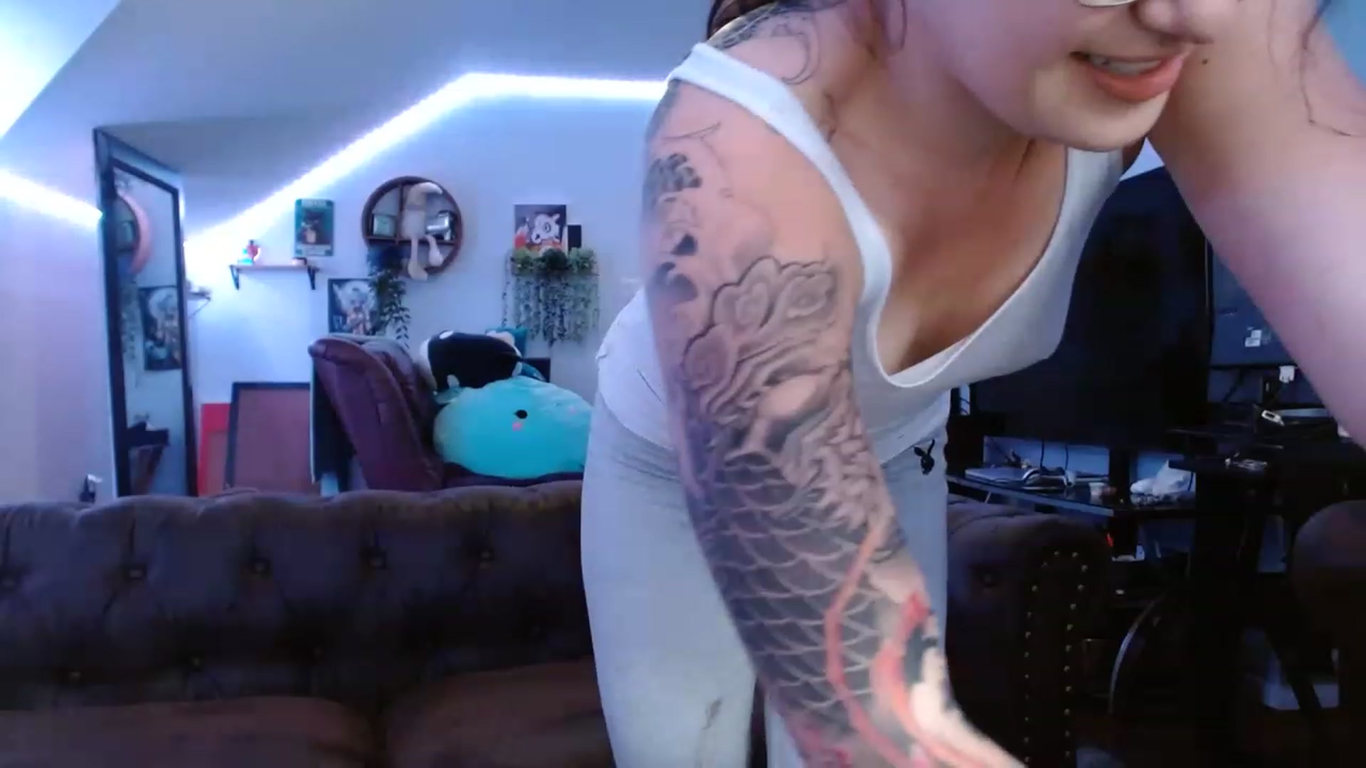Gallery image thumbnail from BunnyNextDoor's myfreecams stream on, 05/12/2023, 20:25 image 3 of 20
