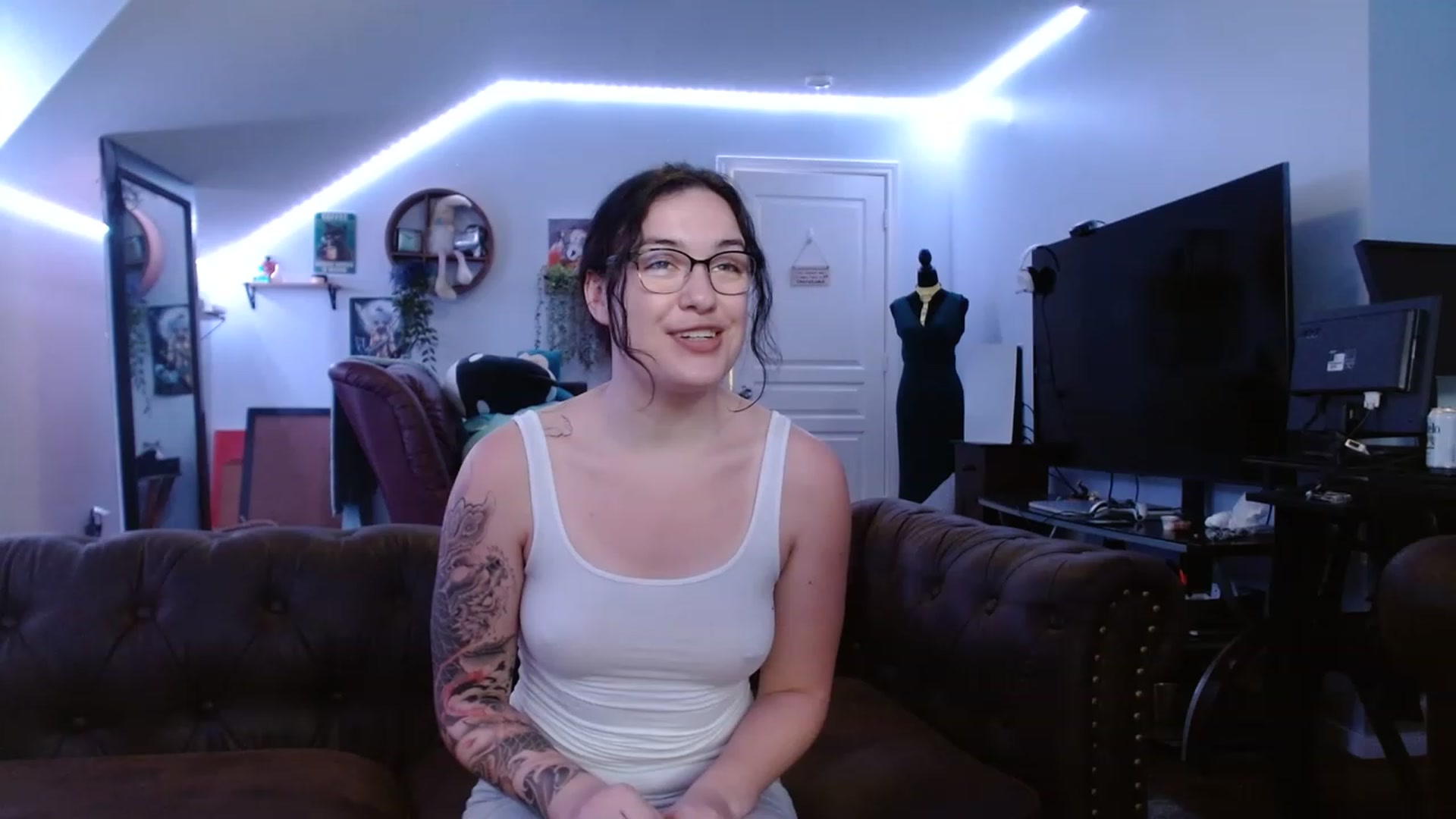 Gallery image thumbnail from BunnyNextDoor's myfreecams stream on, 05/12/2023, 20:25 image 7 of 20