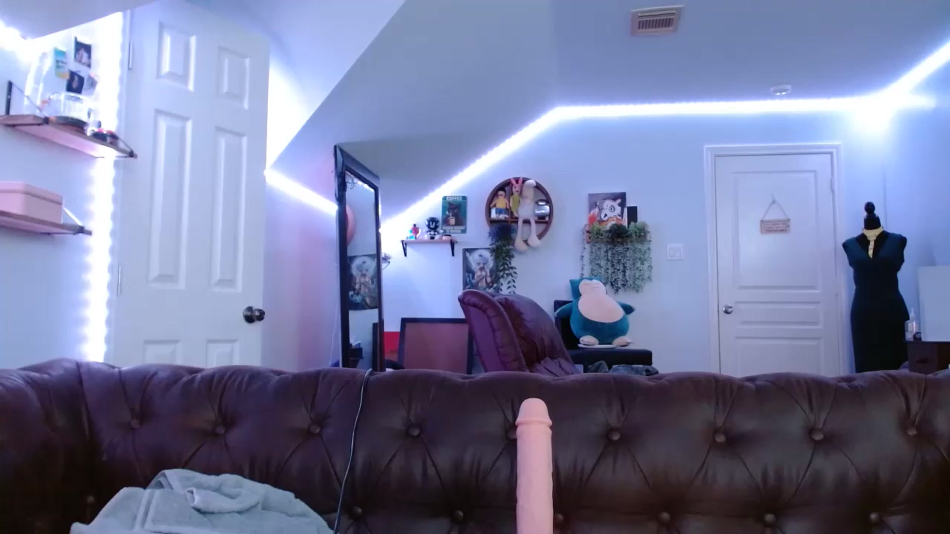 Gallery image thumbnail from BunnyNextDoor's myfreecams stream on, 05/18/2023, 16:25 image 8 of 20