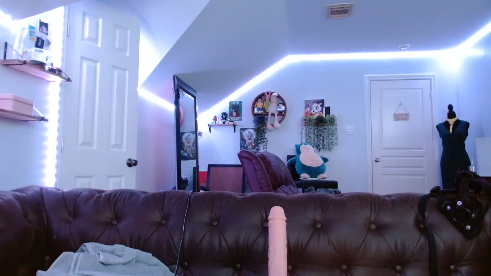 Gallery image thumbnail from BunnyNextDoor's myfreecams stream on, 05/18/2023, 16:25 image 12 of 20