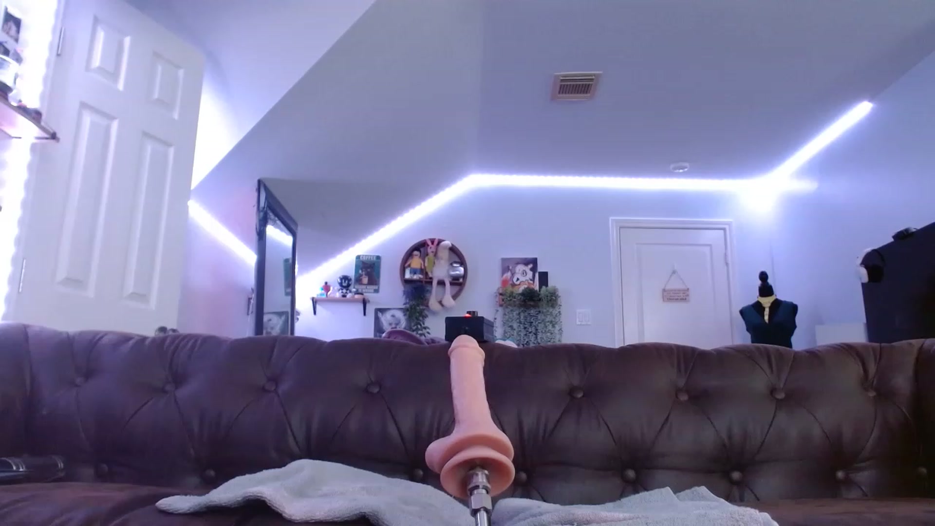 Gallery image thumbnail from BunnyNextDoor's myfreecams stream on, 05/18/2023, 18:17 image 14 of 20