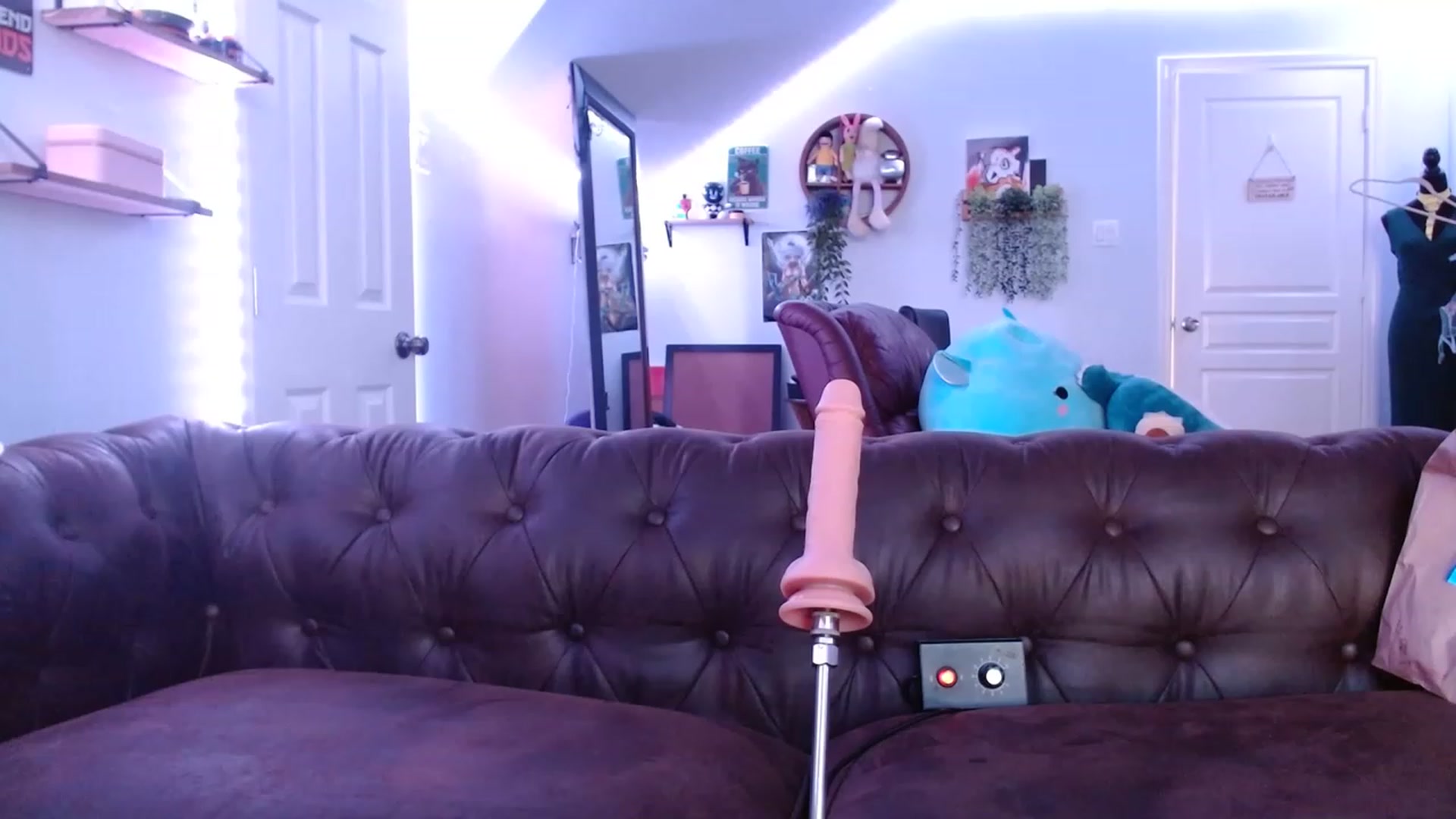 Gallery image thumbnail from BunnyNextDoor's myfreecams stream on, 05/19/2023, 15:38 image 13 of 20