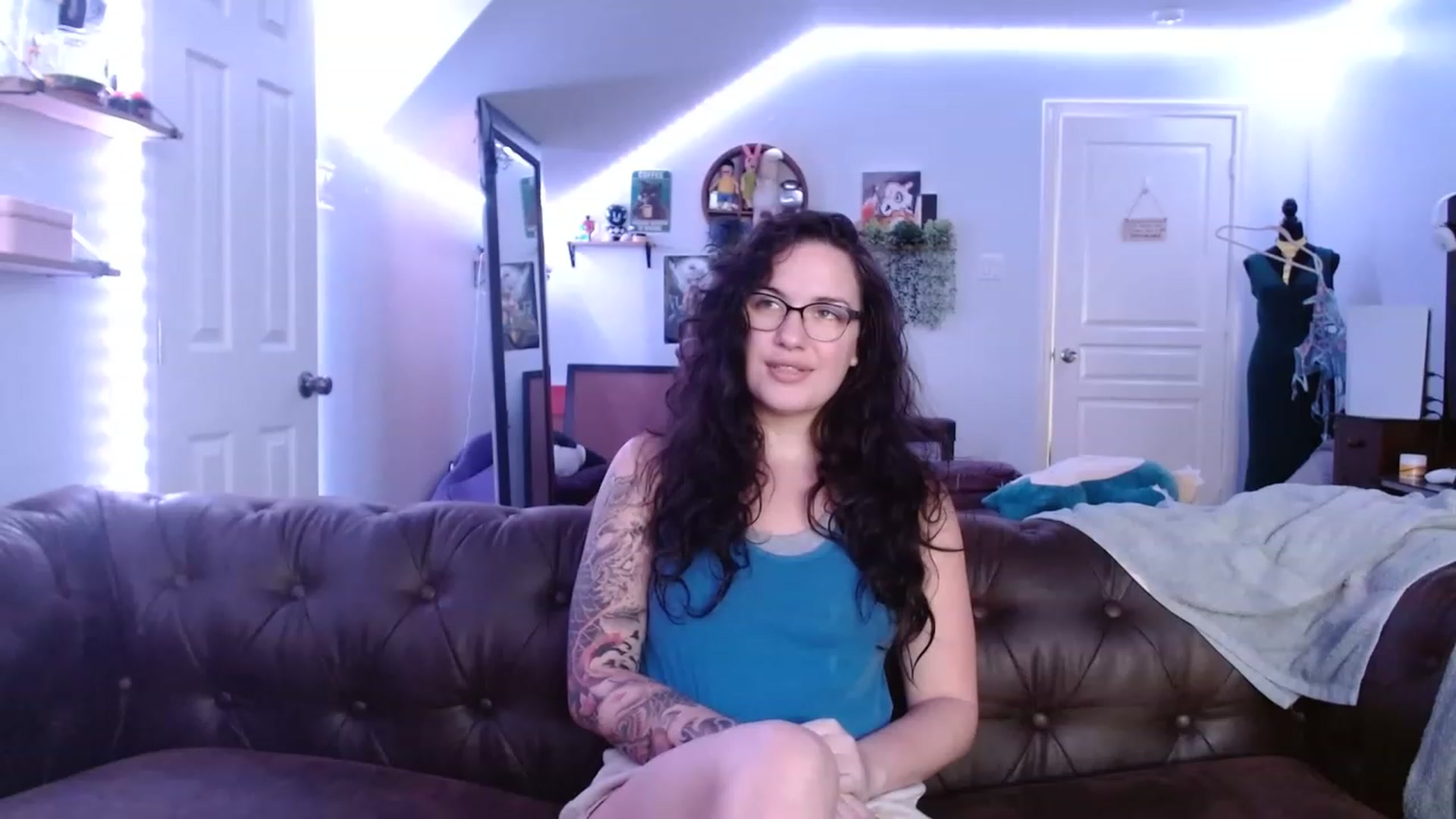 Gallery image thumbnail from BunnyNextDoor's myfreecams stream on, 05/19/2023, 15:38 image 3 of 20