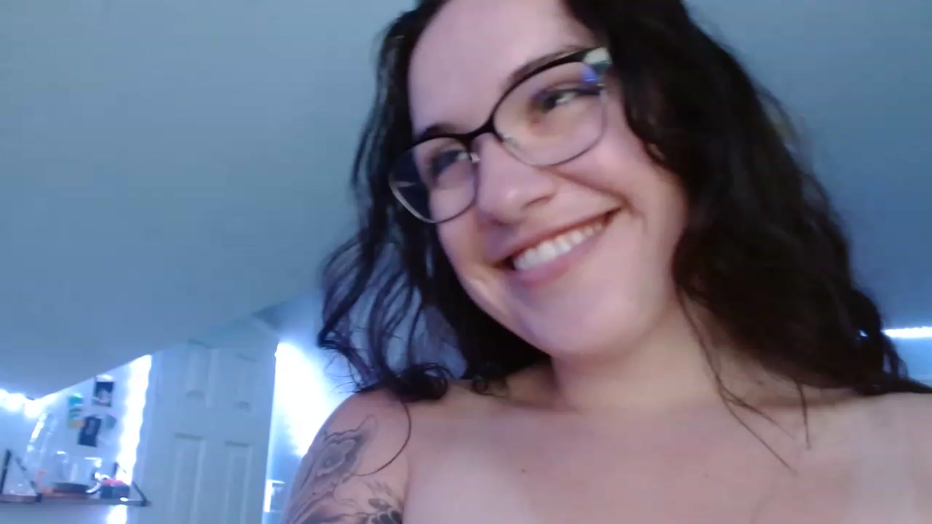 Gallery image thumbnail from BunnyNextDoor's myfreecams stream on, 05/19/2023, 16:55 image 7 of 20