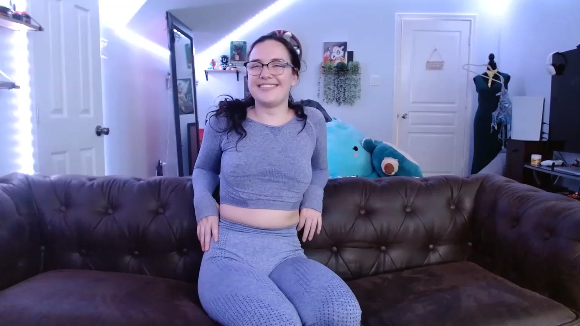Gallery image thumbnail from BunnyNextDoor's myfreecams stream on, 05/19/2023, 19:28 image 17 of 20