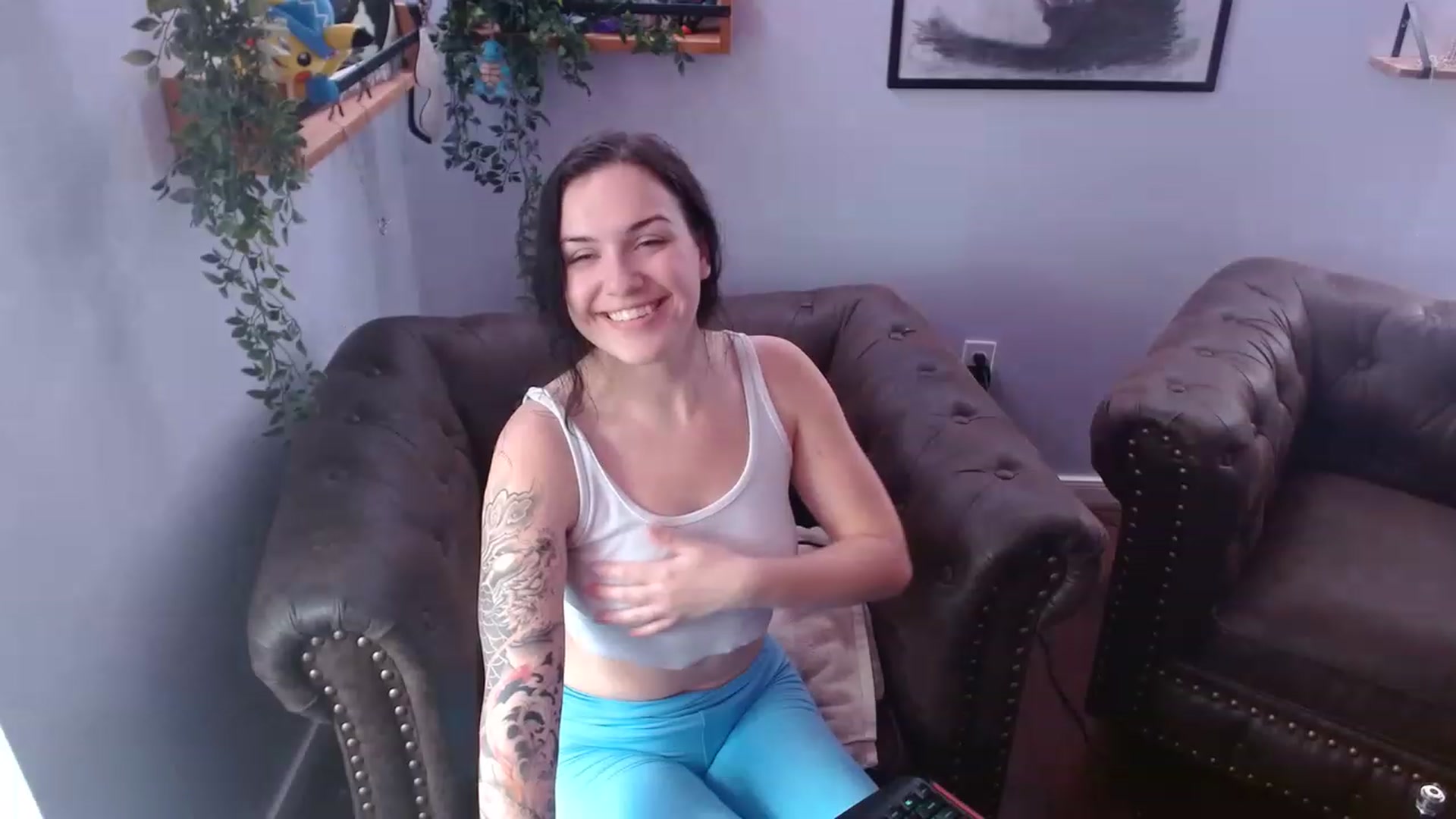Gallery image thumbnail from BunnyNextDoor's myfreecams stream on, 05/28/2023, 19:06 image 7 of 20