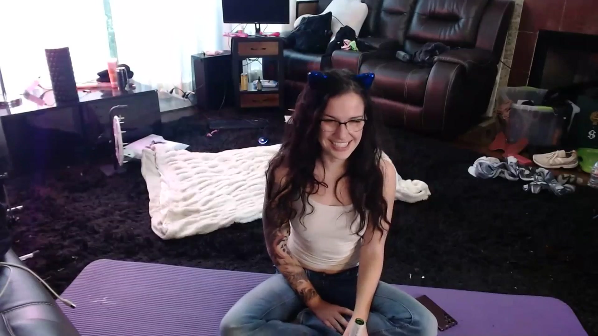 Gallery image thumbnail from BunnyNextDoor's myfreecams stream on, 07/03/2023, 23:32 image 8 of 20