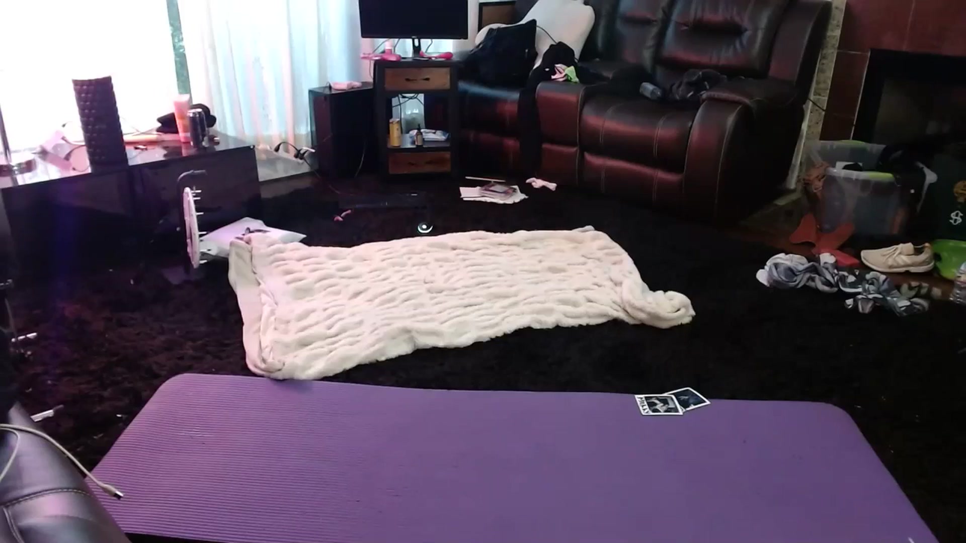 Gallery image thumbnail from BunnyNextDoor's myfreecams stream on, 07/03/2023, 23:32 image 17 of 20