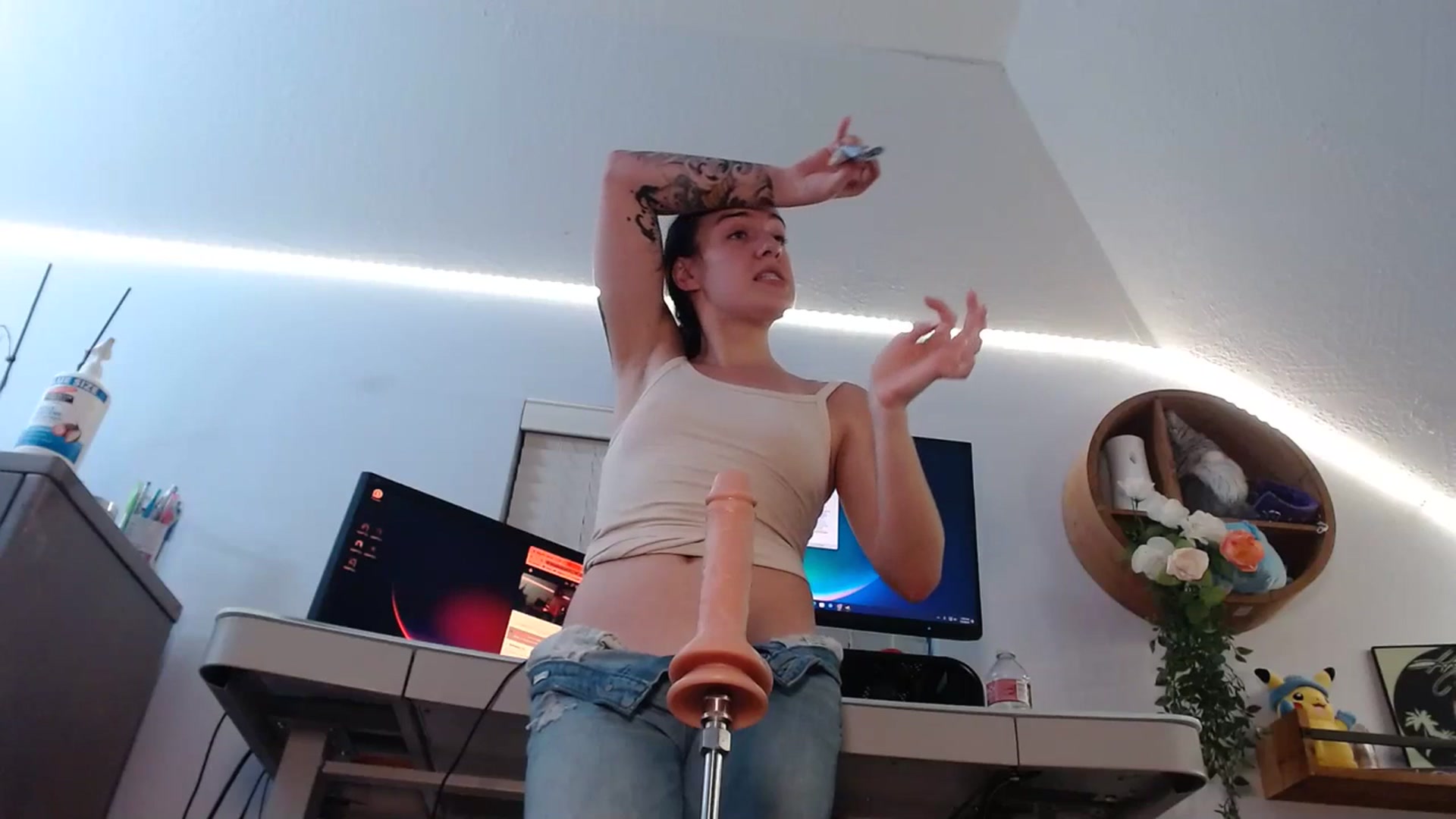 Gallery image thumbnail from BunnyNextDoor's myfreecams stream on, 07/06/2023, 03:02 image 17 of 20