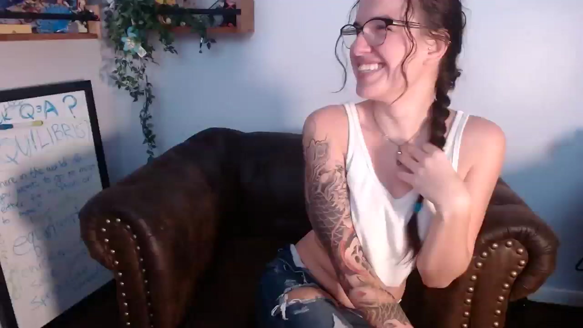 Gallery image thumbnail from BunnyNextDoor's myfreecams stream on, 07/25/2023, 07:50 image 11 of 20
