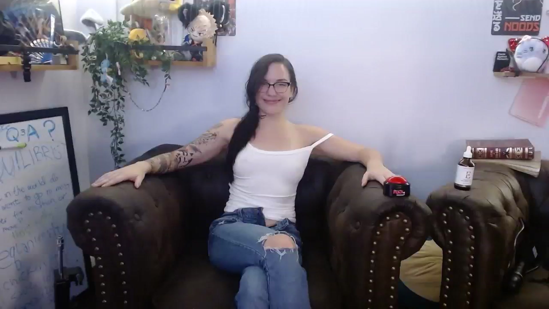 Gallery image thumbnail from BunnyNextDoor's myfreecams stream on, 08/03/2023, 16:42 image 17 of 20