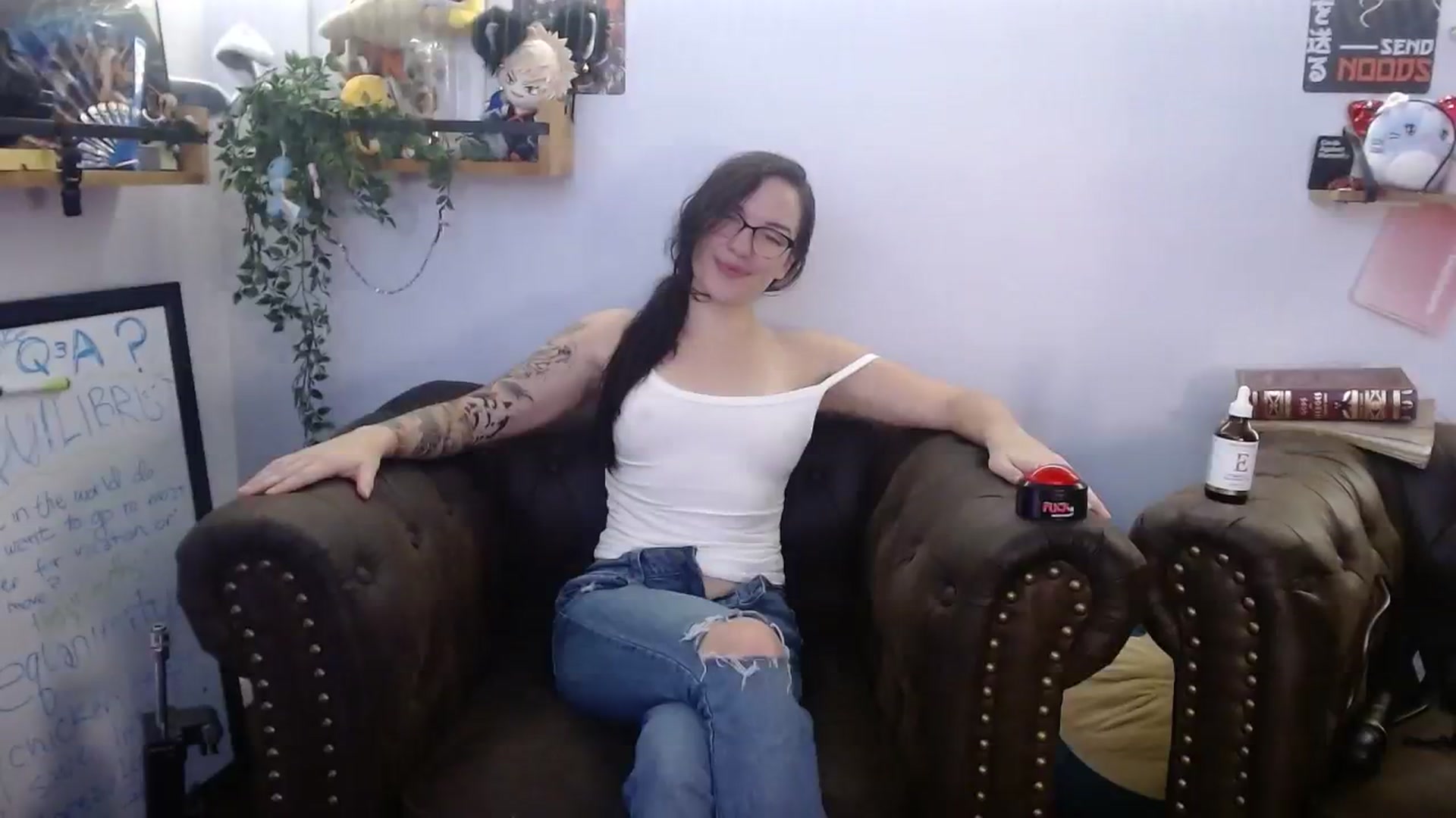 Gallery image thumbnail from BunnyNextDoor's myfreecams stream on, 08/03/2023, 16:42 image 16 of 20