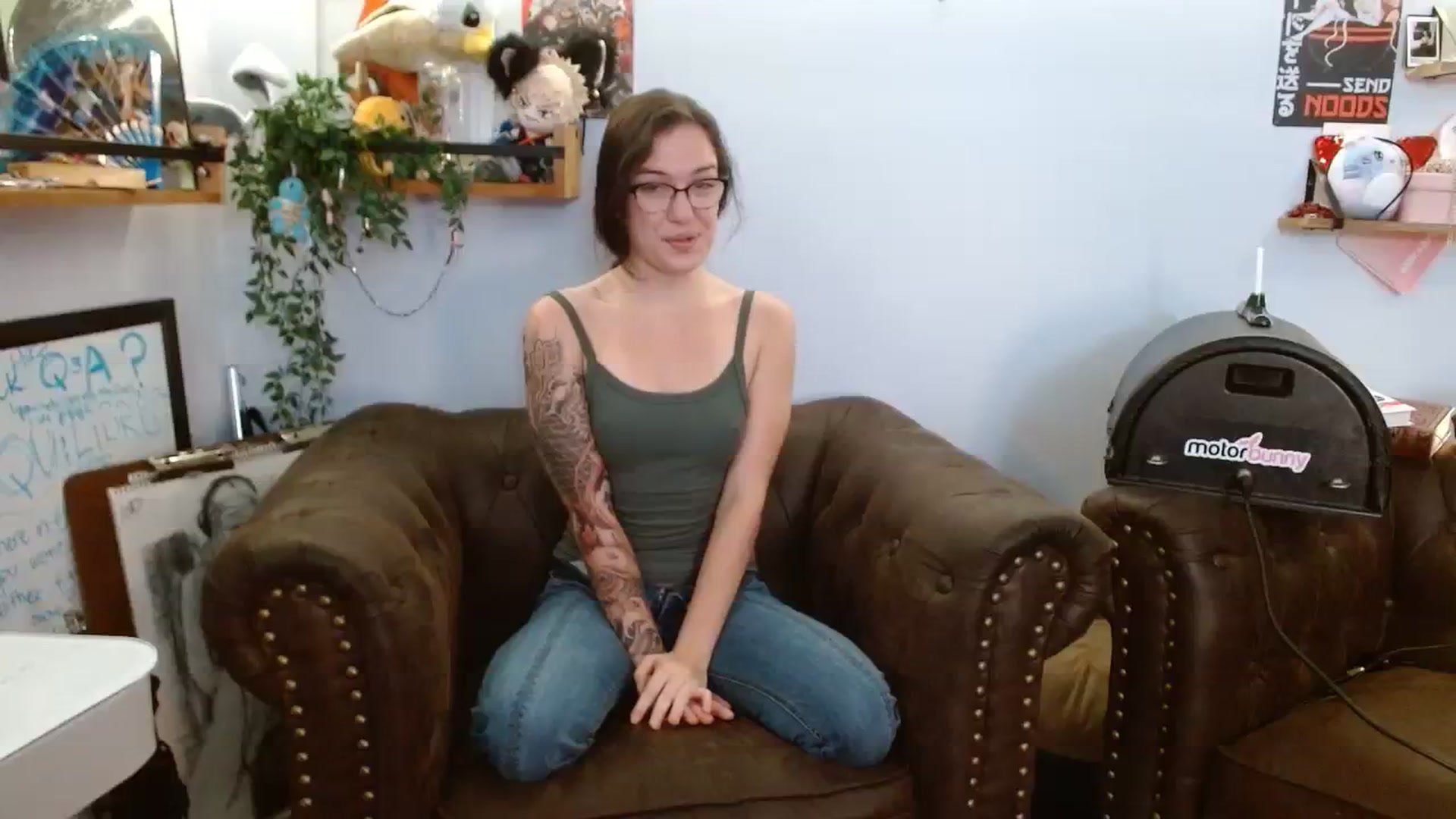 Gallery image thumbnail from BunnyNextDoor's myfreecams stream on, 08/06/2023, 17:46 image 4 of 20