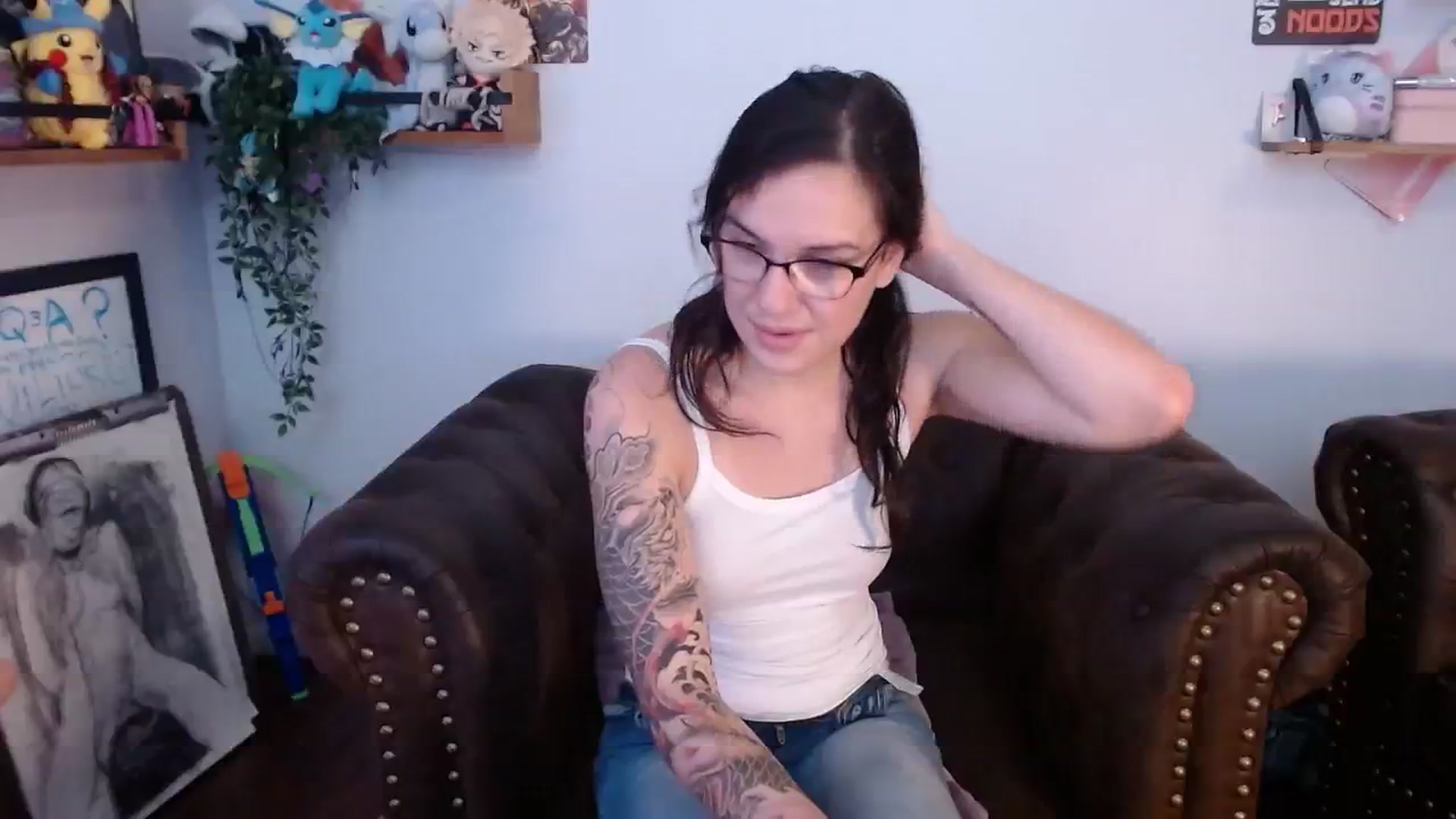 Gallery image thumbnail from BunnyNextDoor's myfreecams stream on, 08/16/2023, 19:16 image 17 of 20
