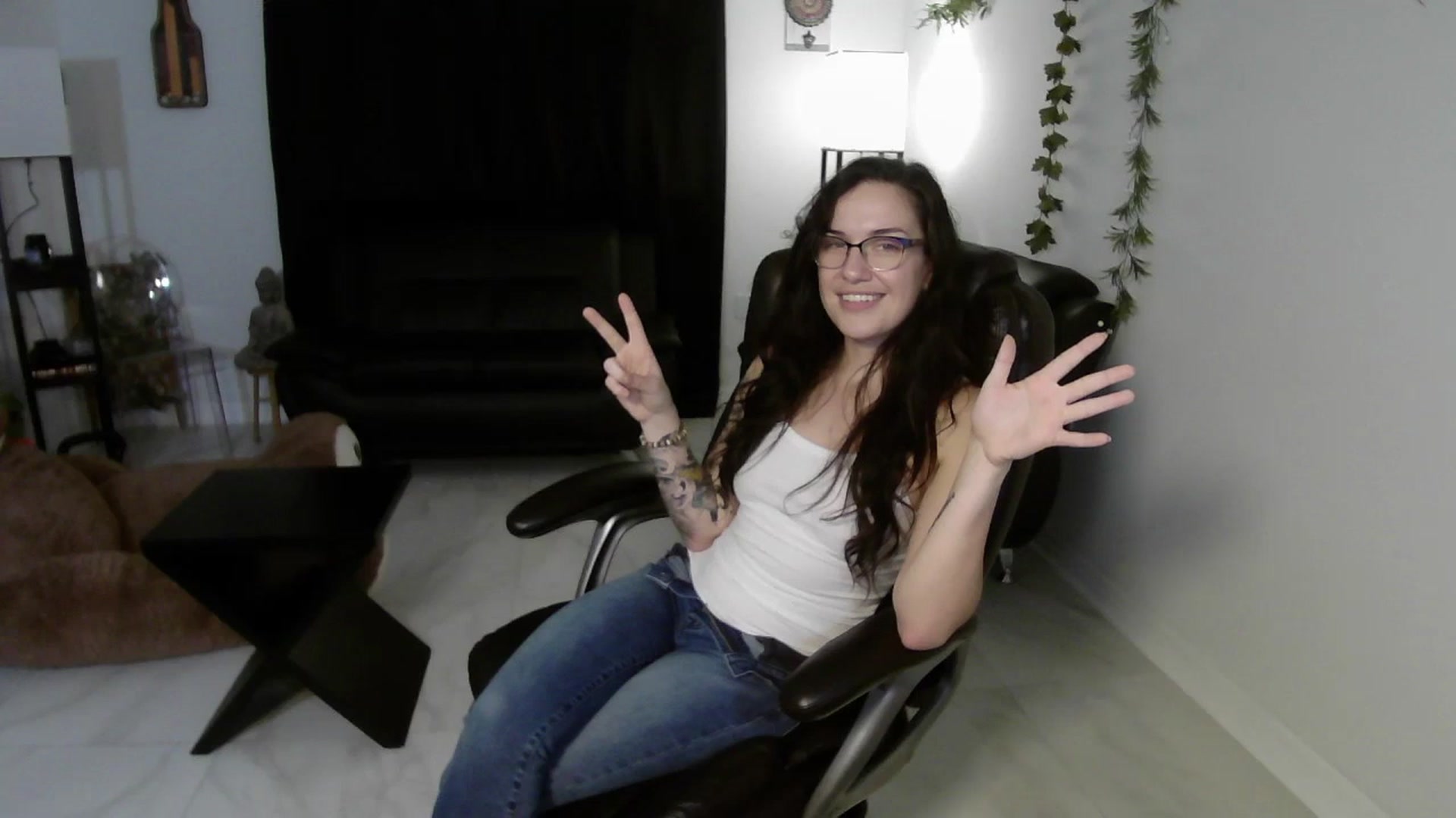 Gallery image thumbnail from BunnyNextDoor's myfreecams stream on, 10/09/2023, 17:12 image 6 of 20